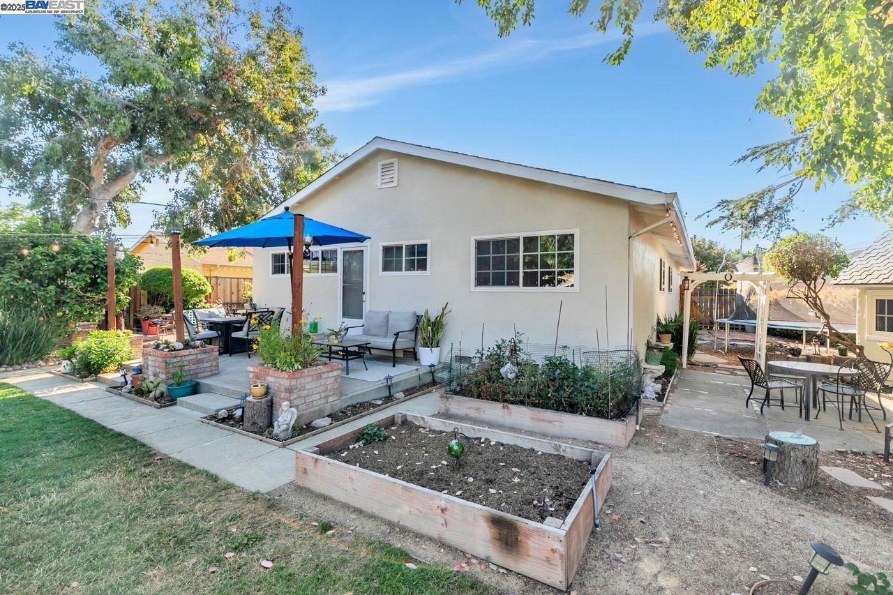 4533 Santa Cruz Ct