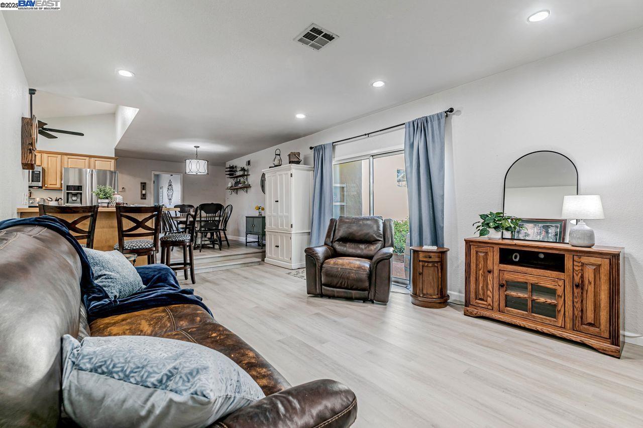 4533 Santa Cruz Ct