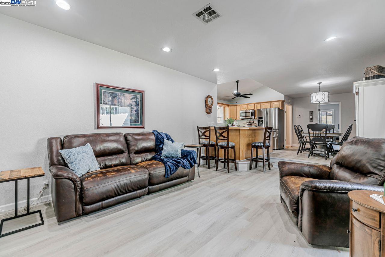 4533 Santa Cruz Ct
