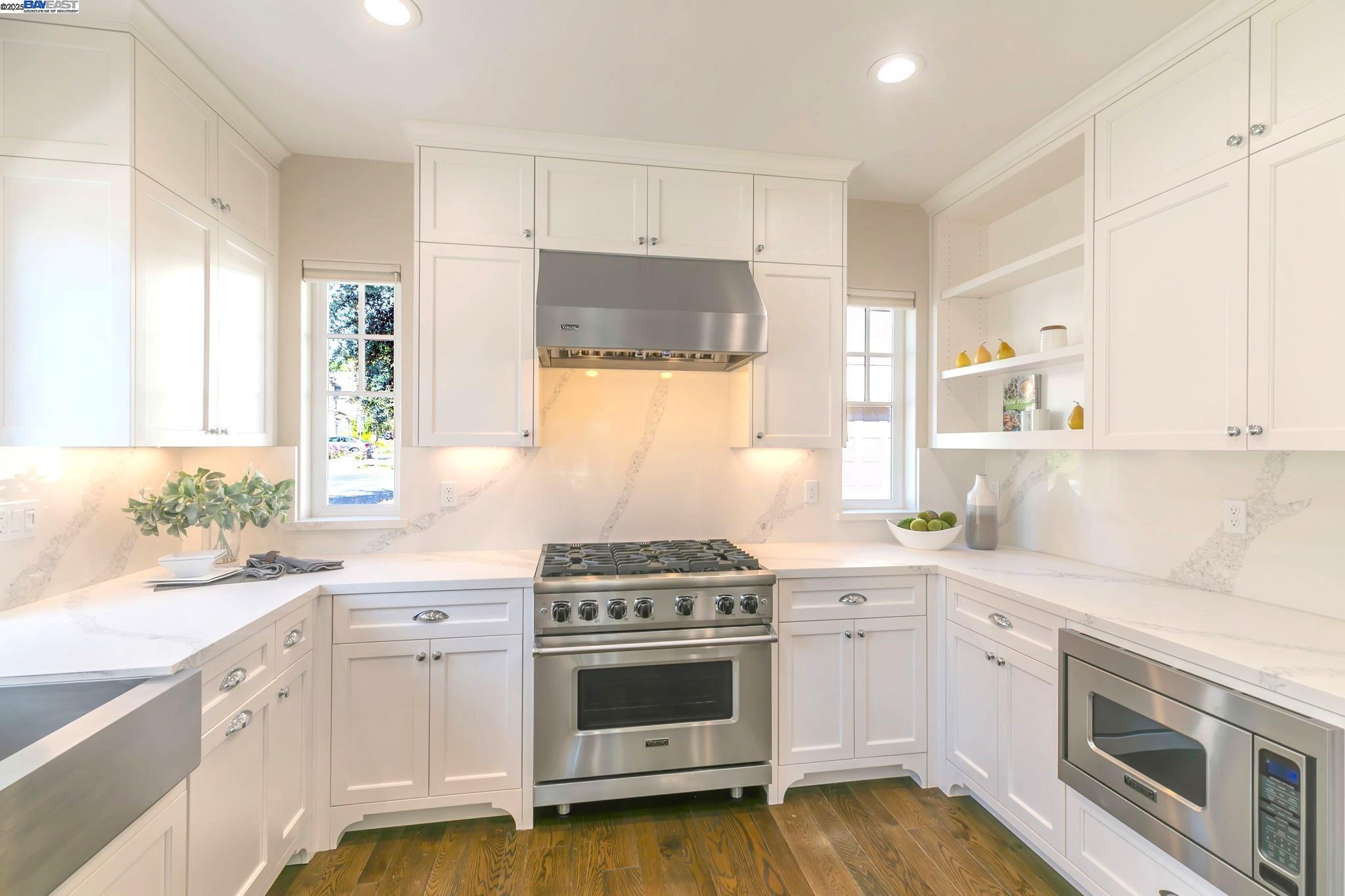 43148 Calle Sagrada