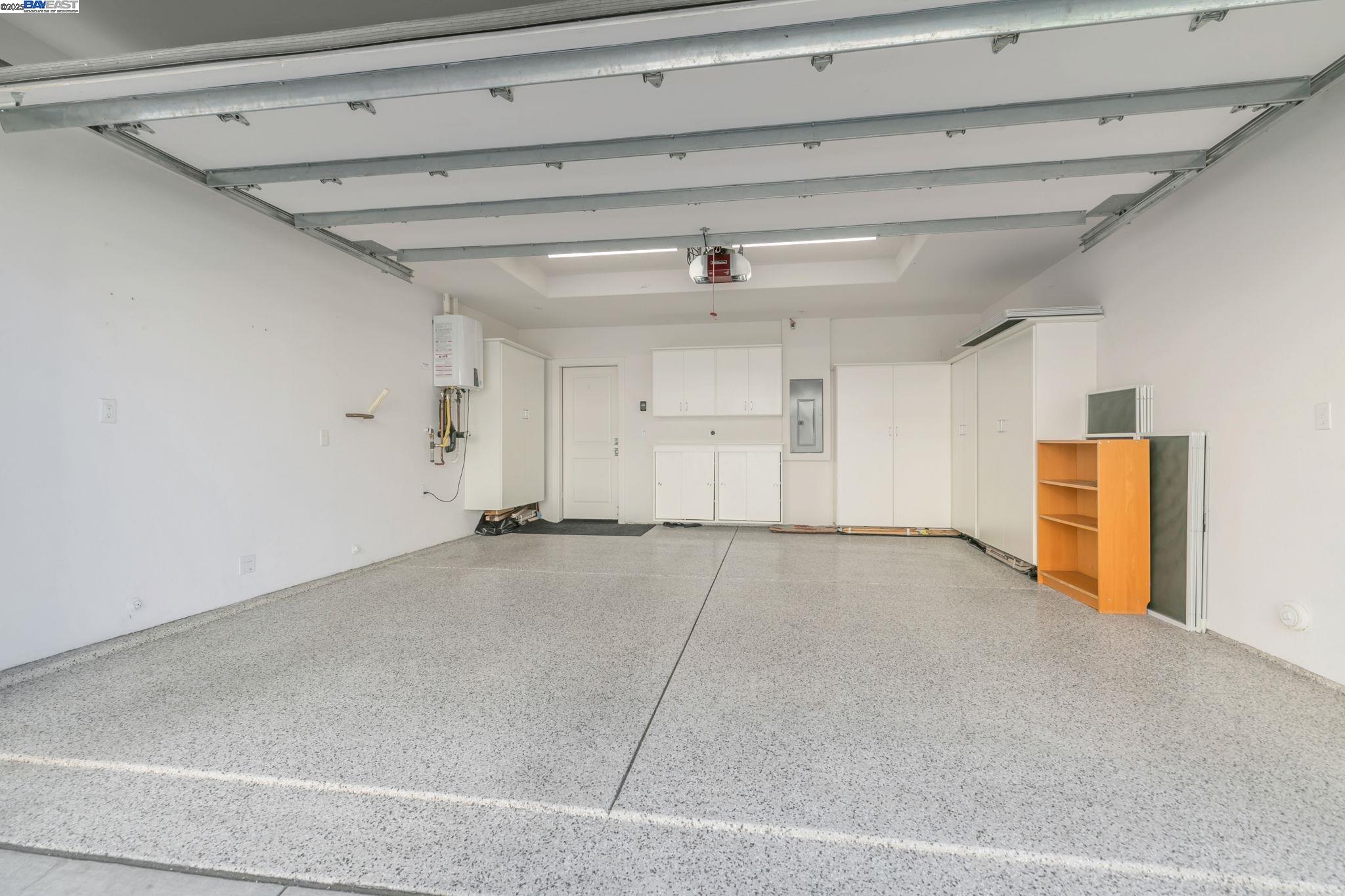 43148 Calle Sagrada