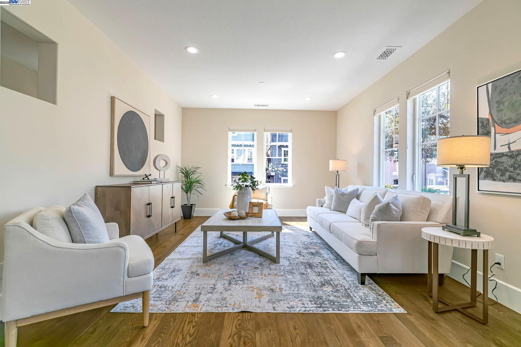 43148 Calle Sagrada
