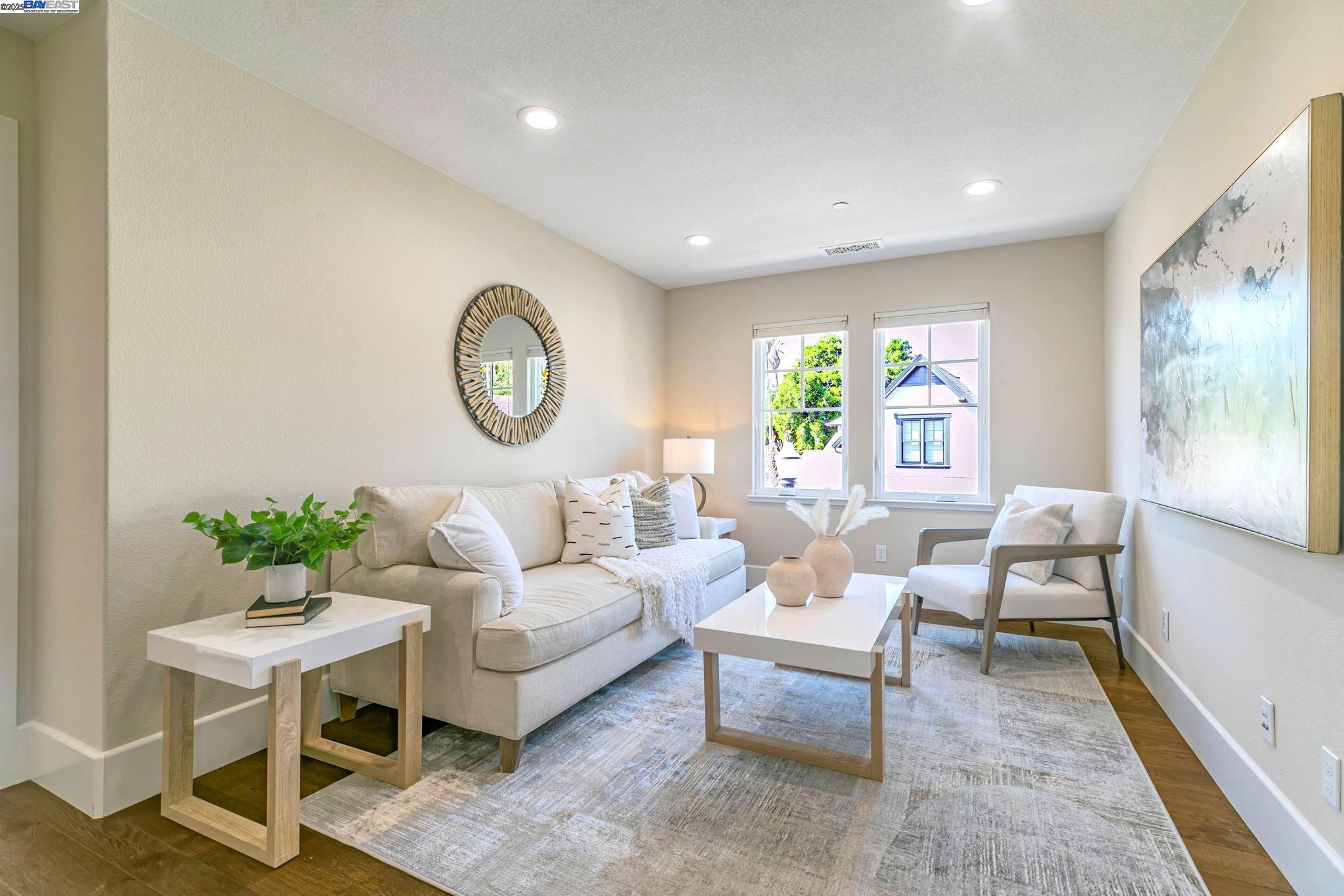 43148 Calle Sagrada