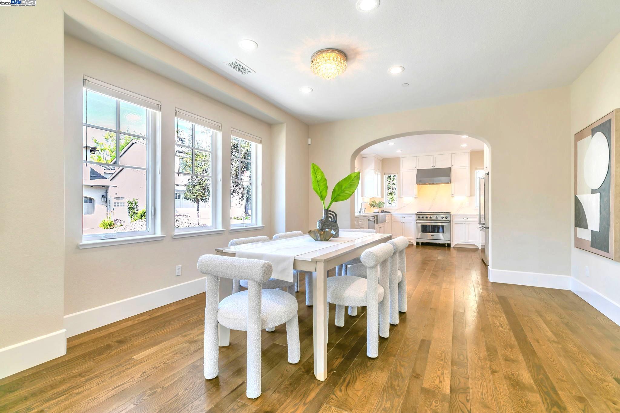 43148 Calle Sagrada