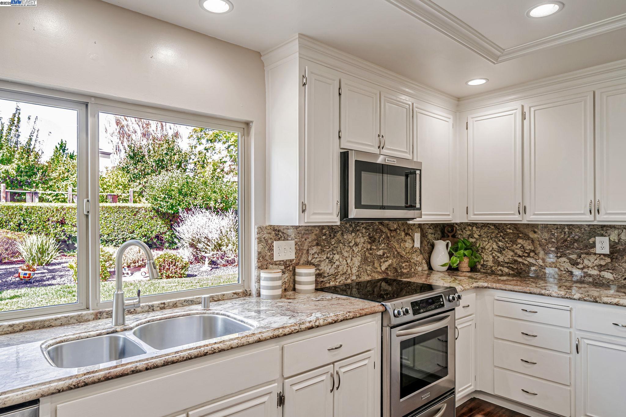 3735 Oak Brook Ct