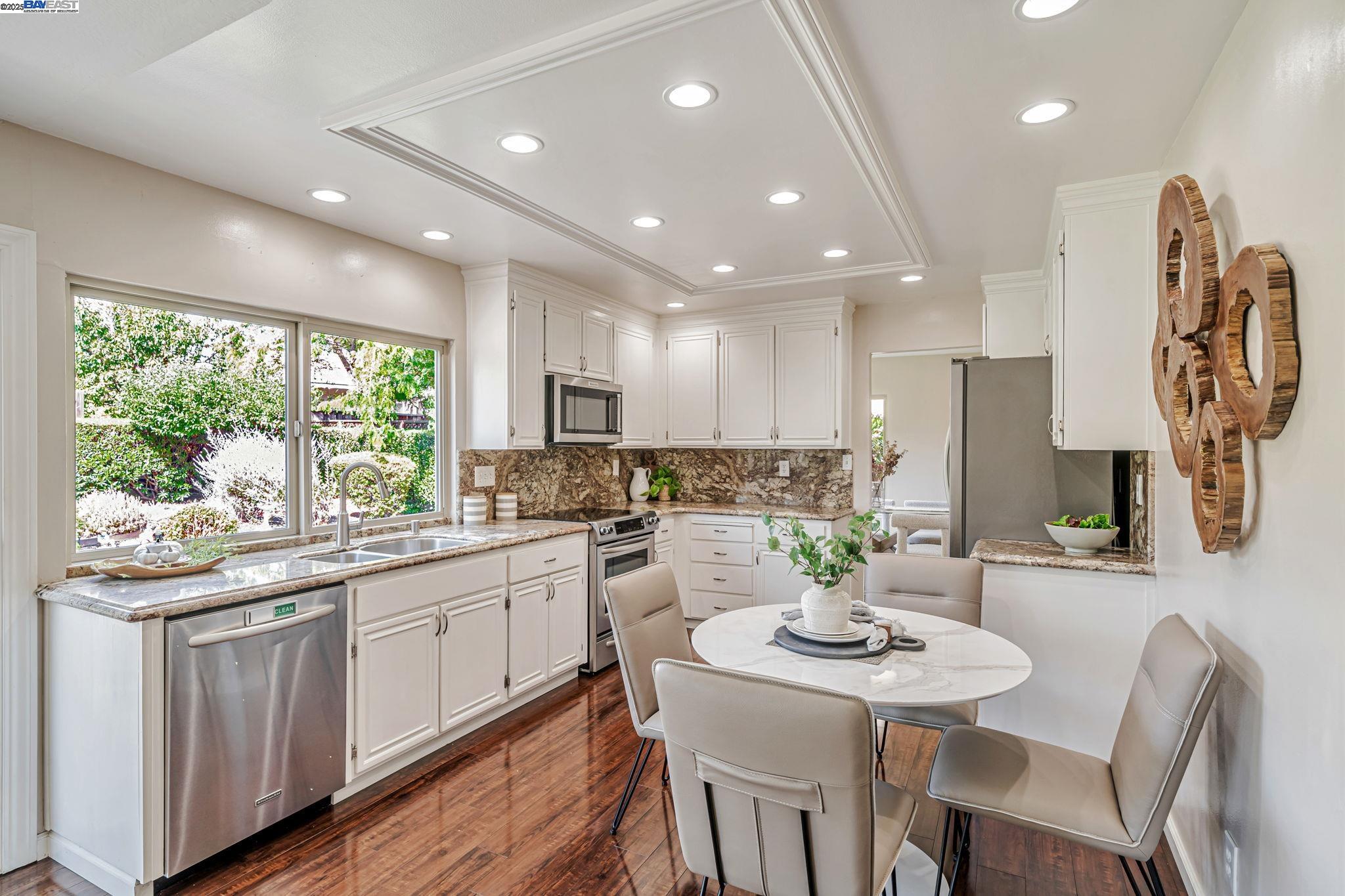 3735 Oak Brook Ct