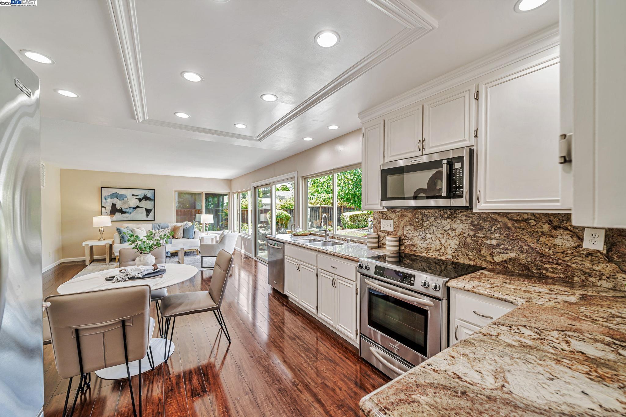 3735 Oak Brook Ct