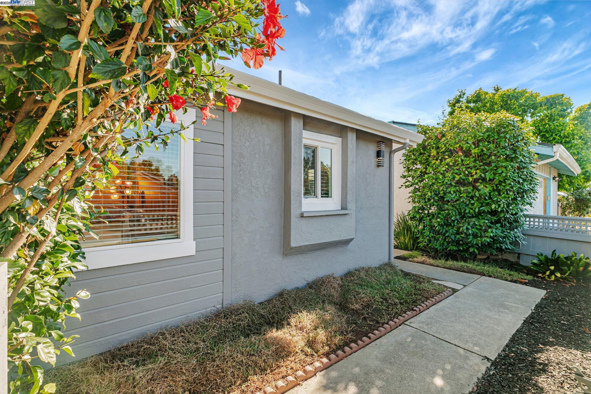 34915 Skylark Dr