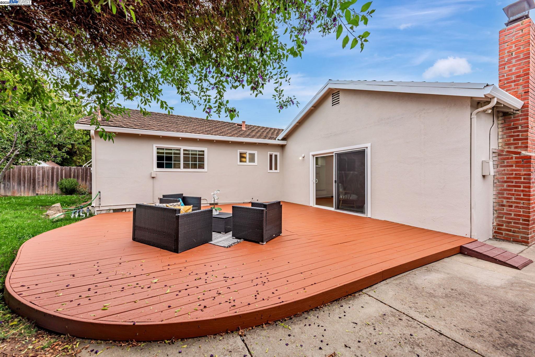 4715 Mildred Dr