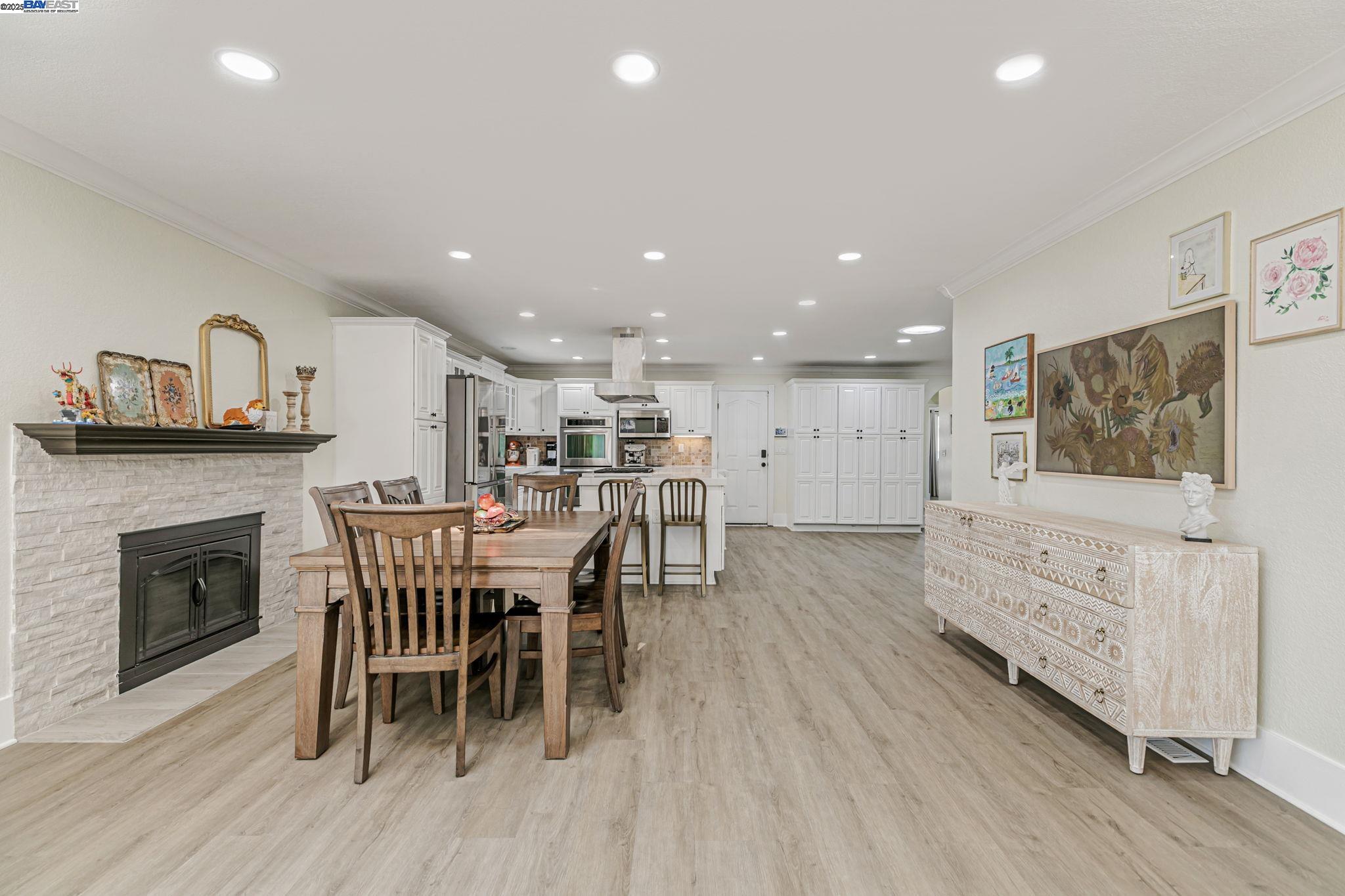 4714 Serra Ave