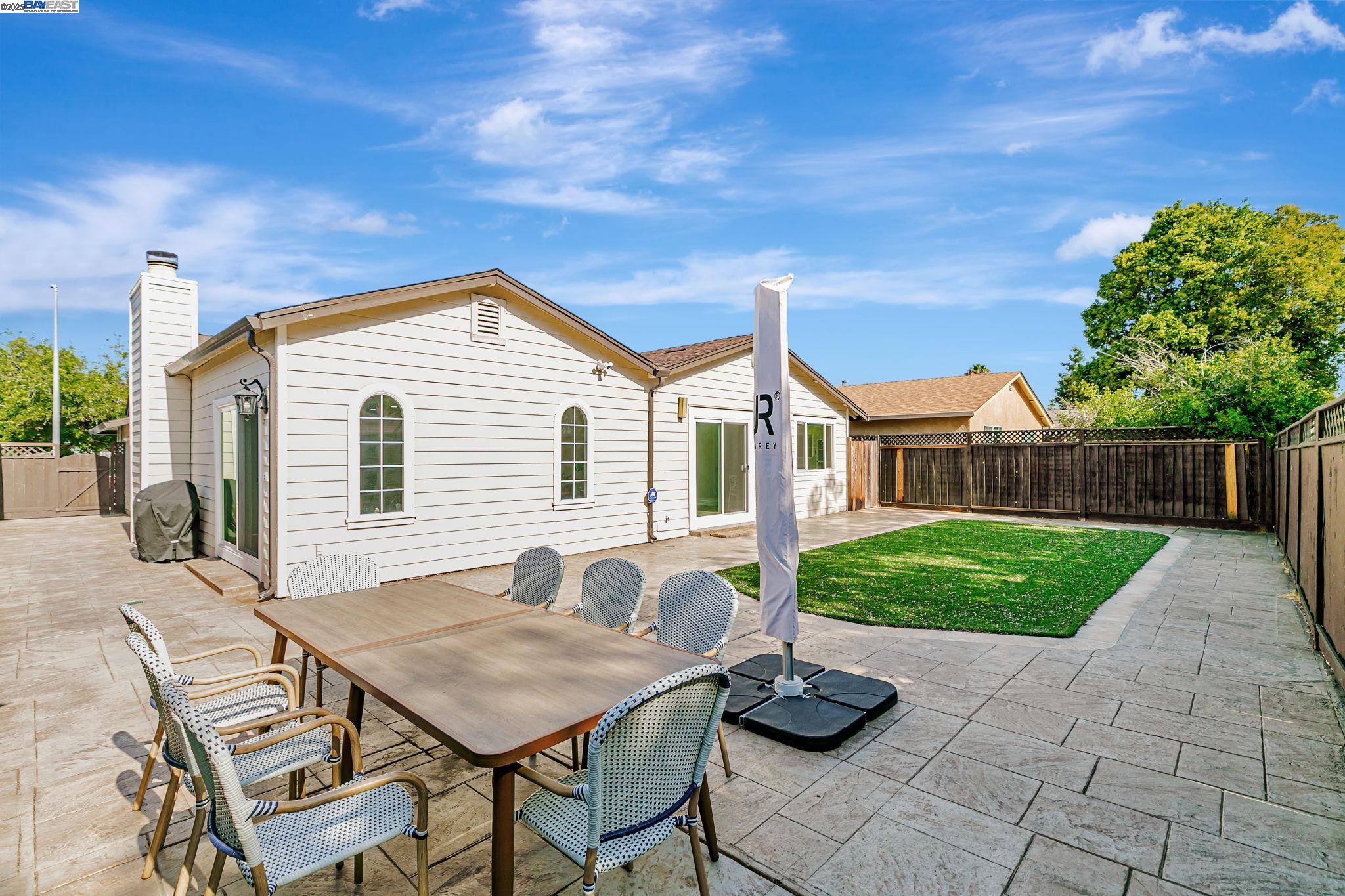4714 Serra Ave