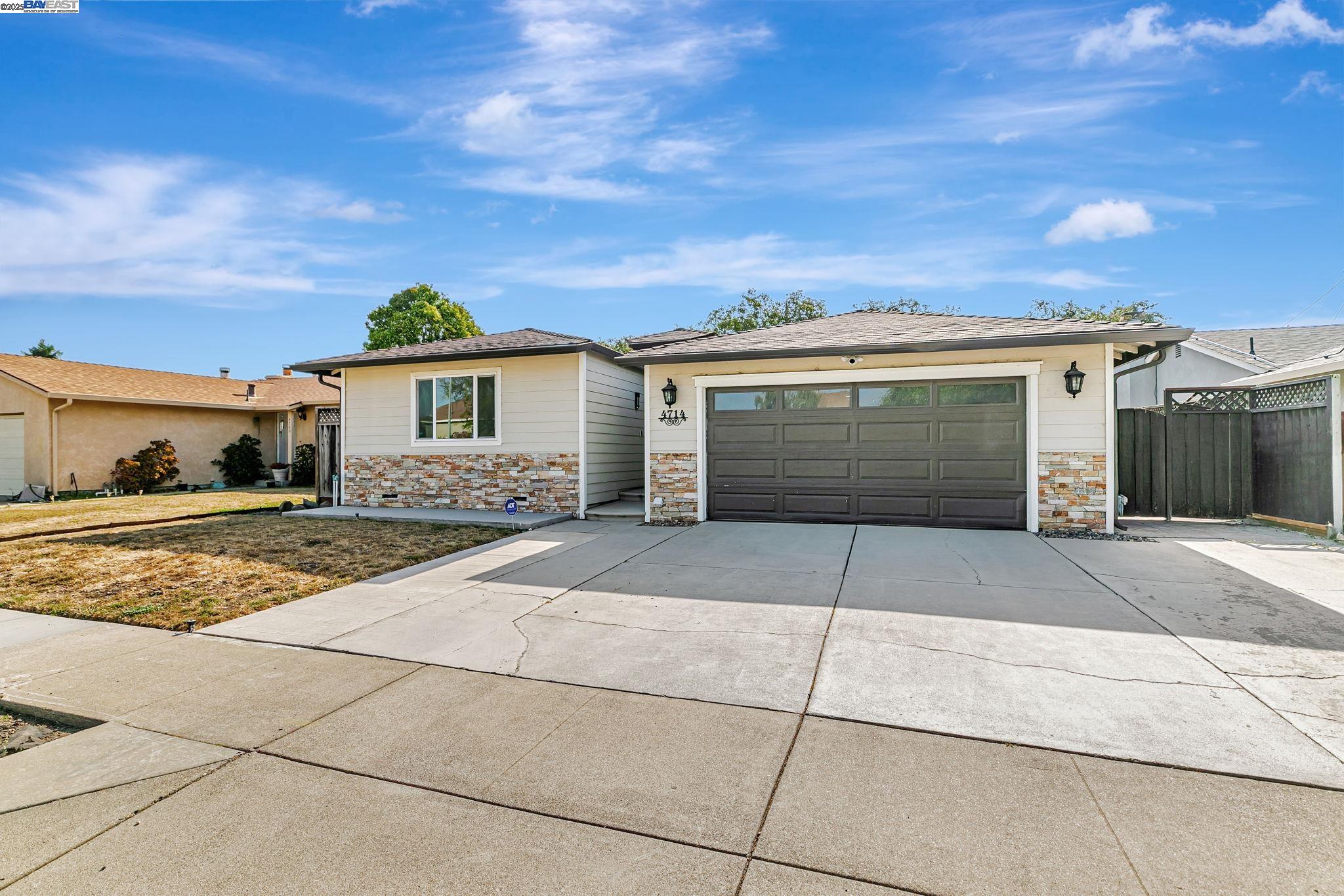 4714 Serra Ave
