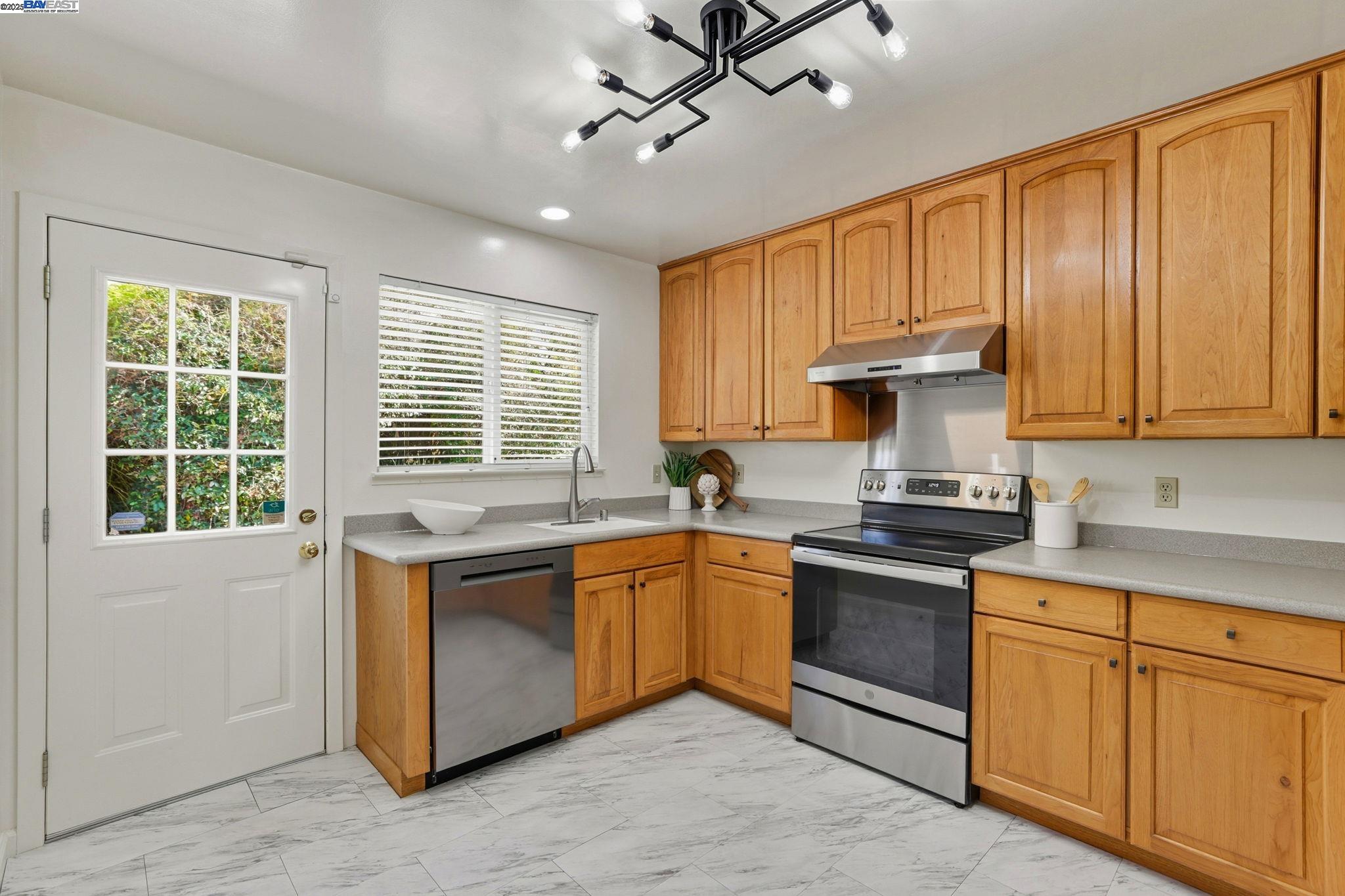 124 Linmore Dr, Fremont