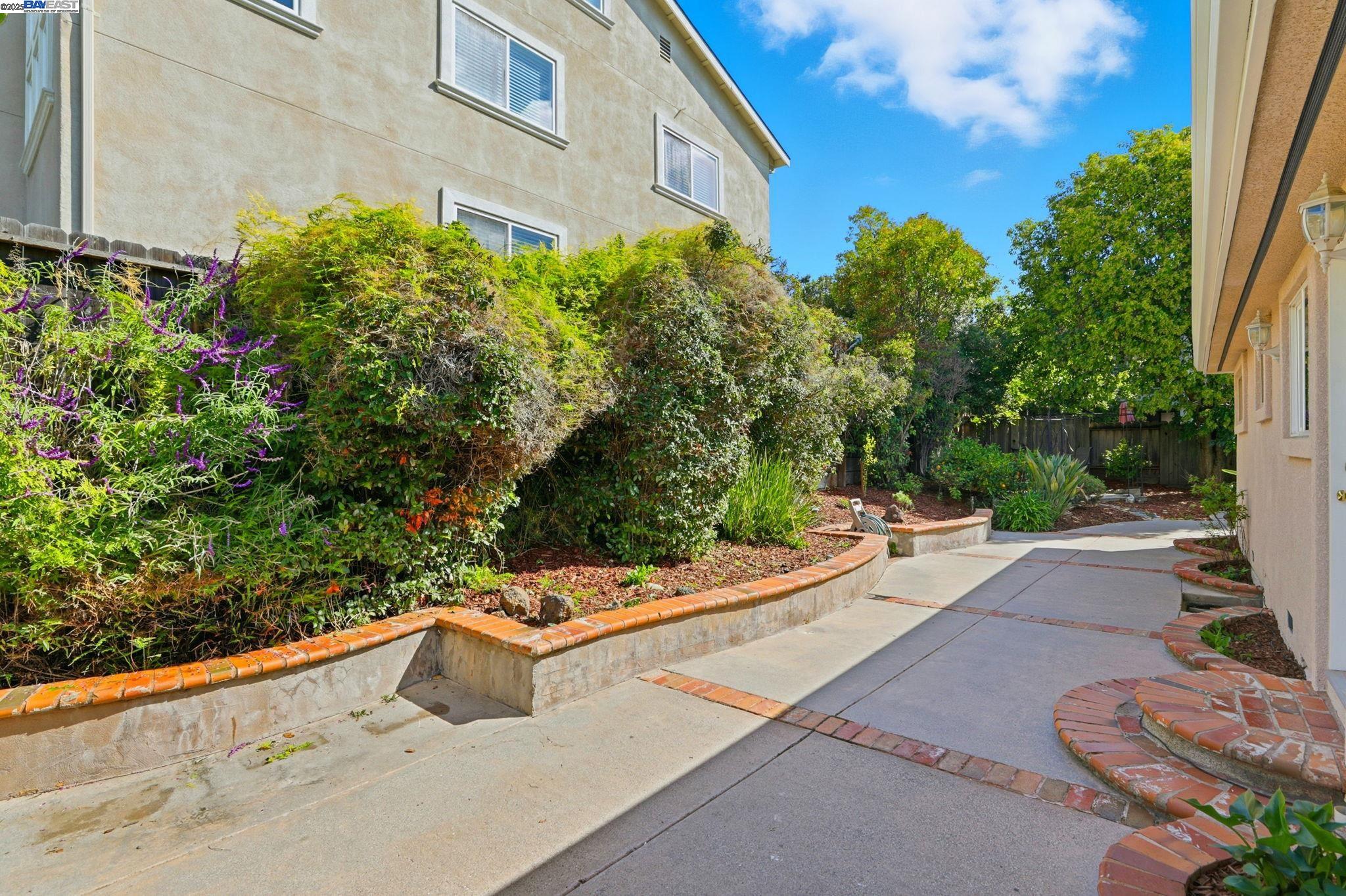 124 Linmore Dr, Fremont