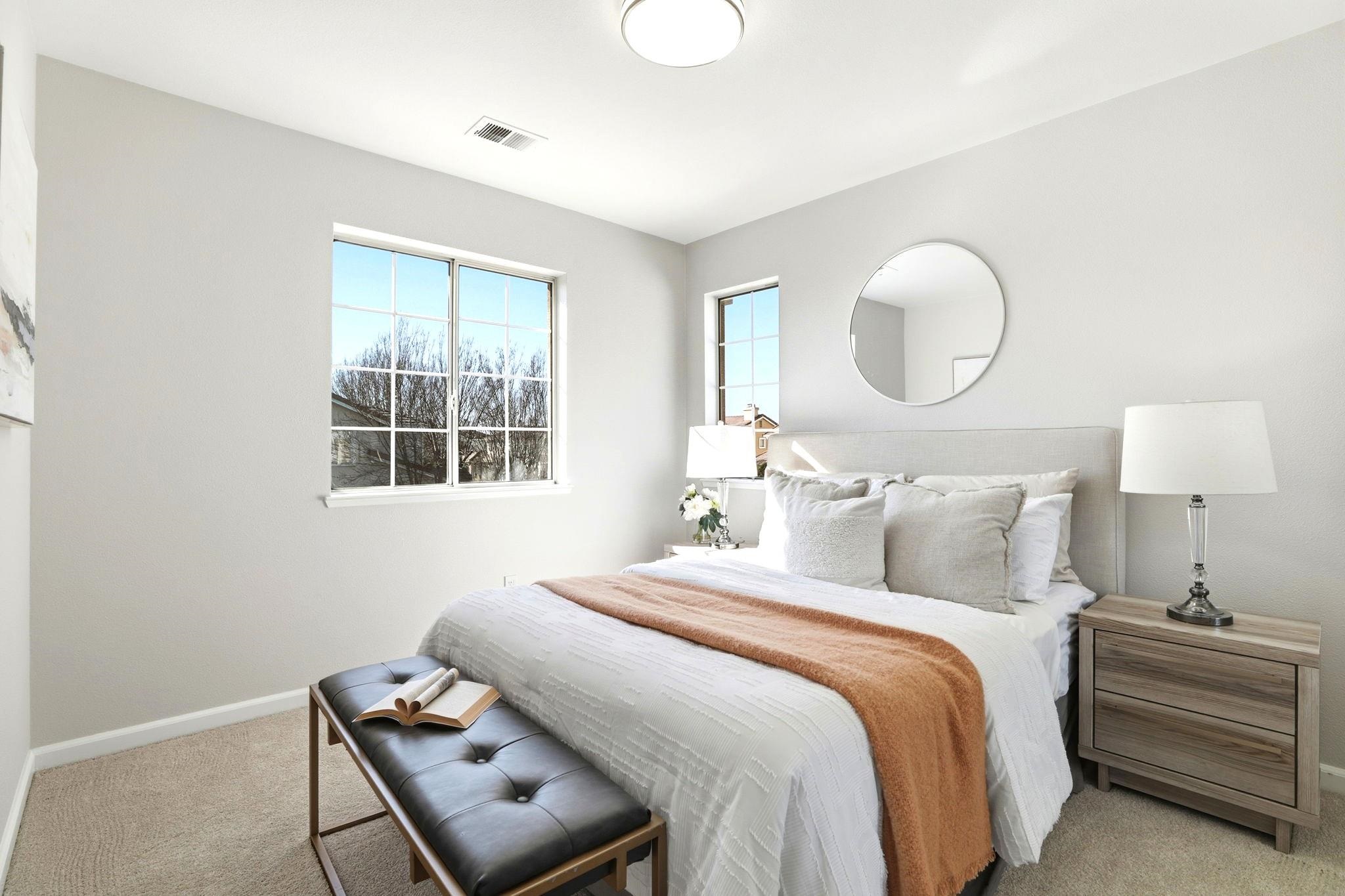 37521 Summer Holly Cmn