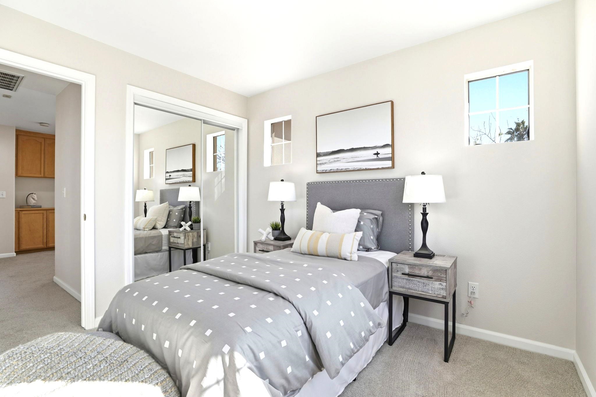 37521 Summer Holly Cmn