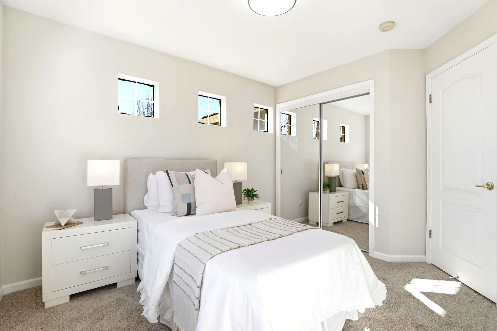 37521 Summer Holly Cmn