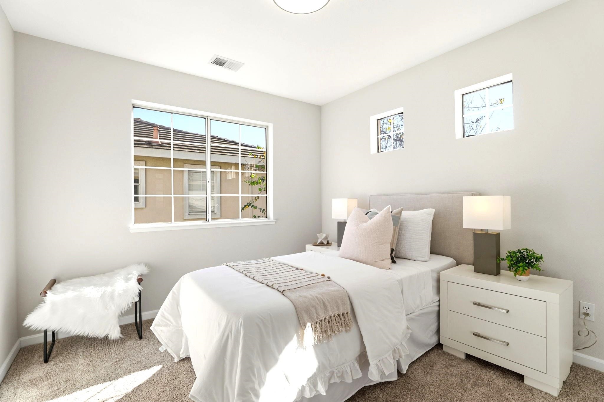 37521 Summer Holly Cmn