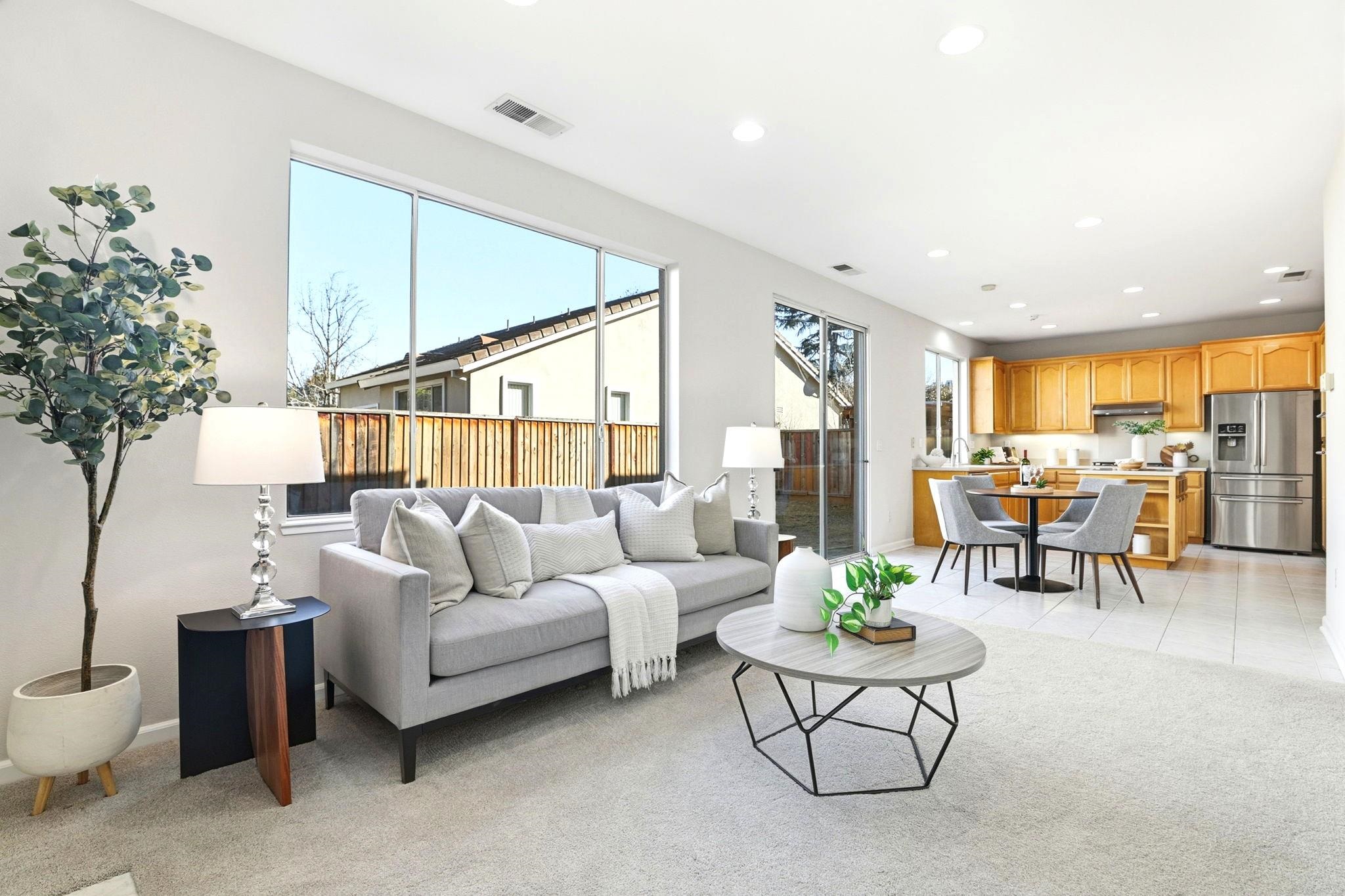 37521 Summer Holly Cmn