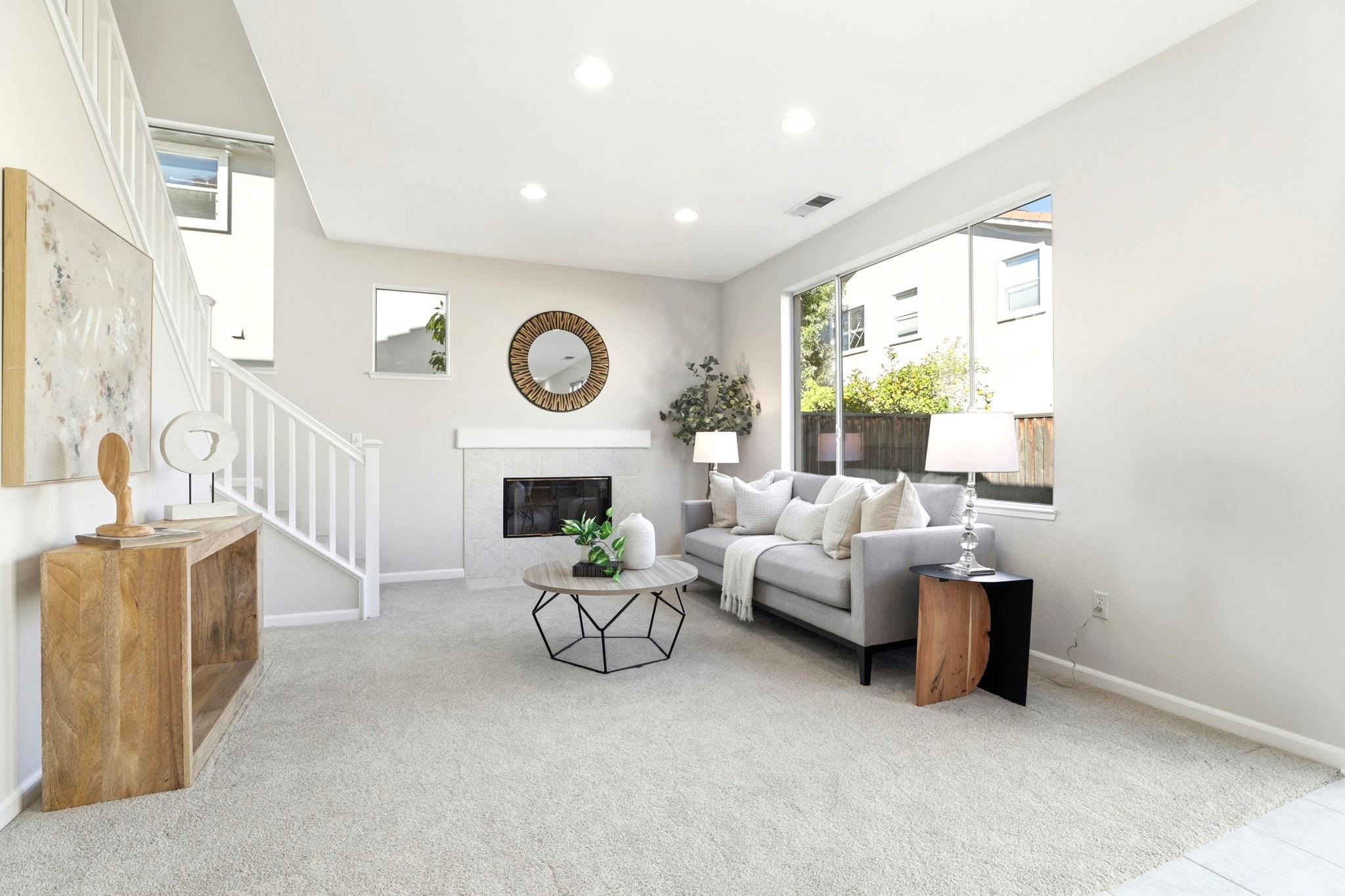 37521 Summer Holly Cmn