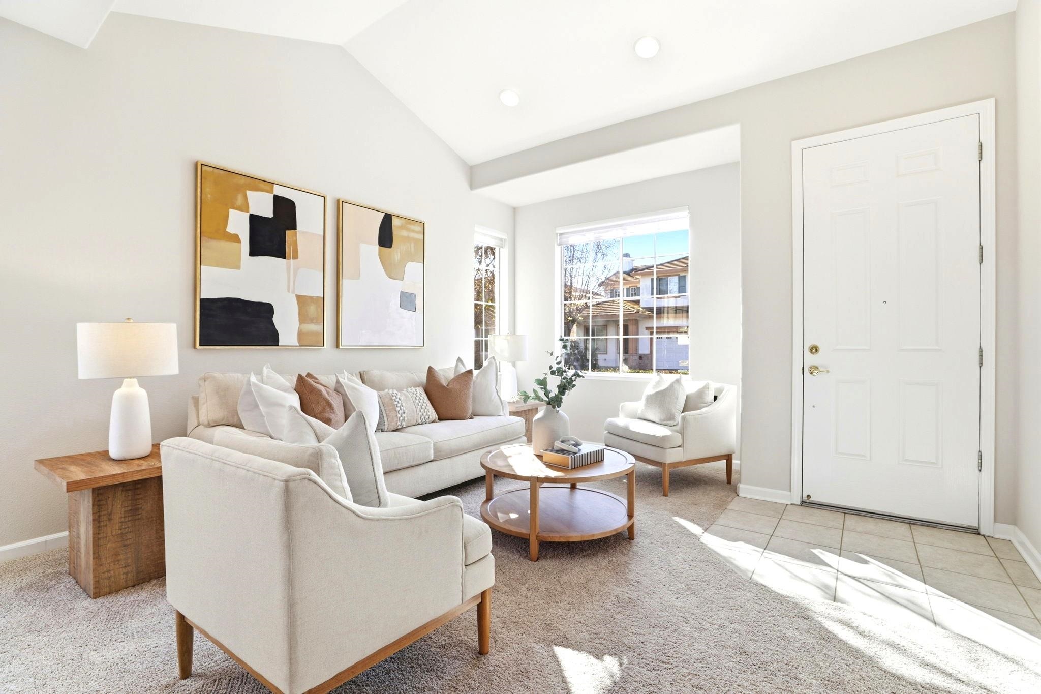 37521 Summer Holly Cmn