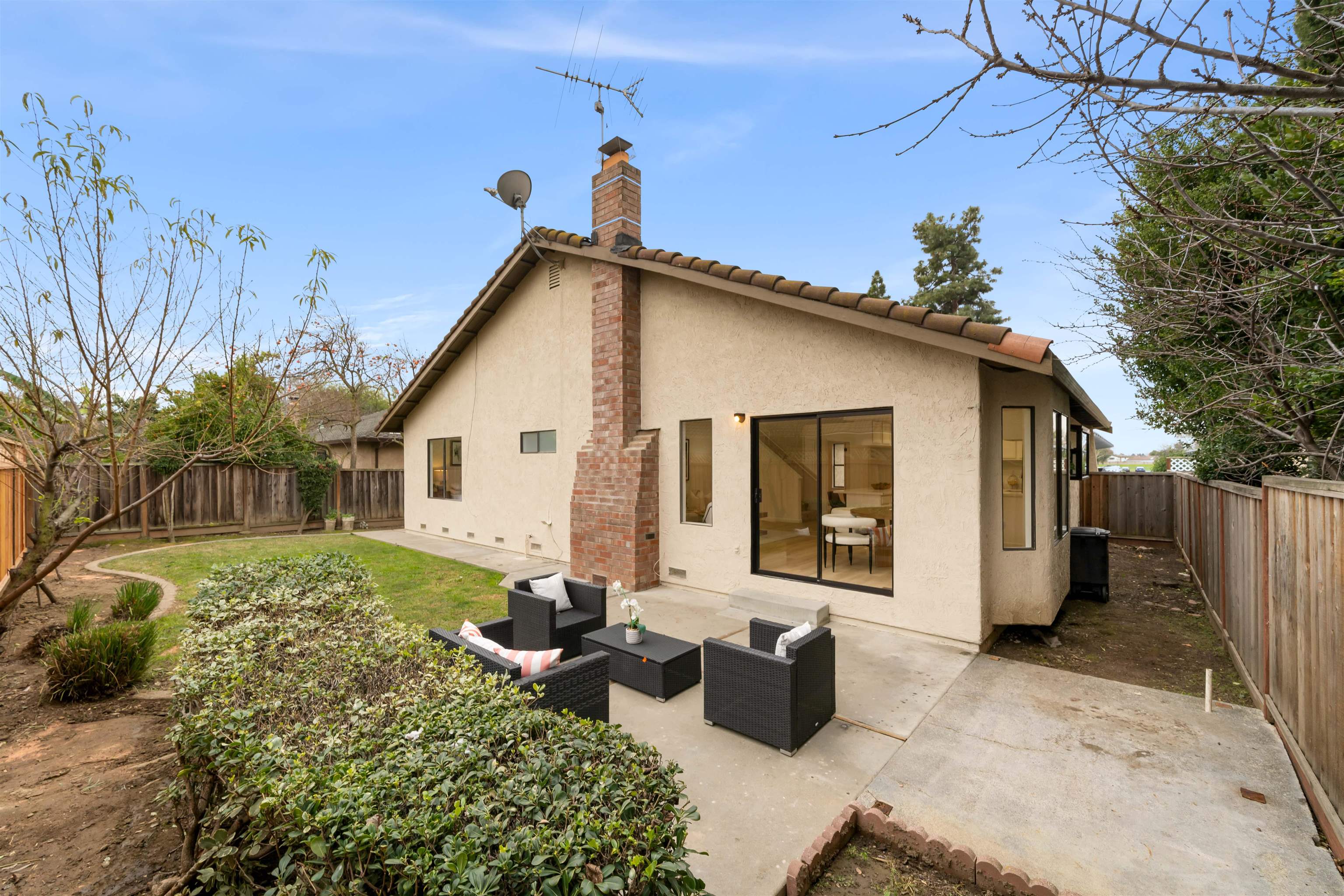 2728 Hop Ranch Rd