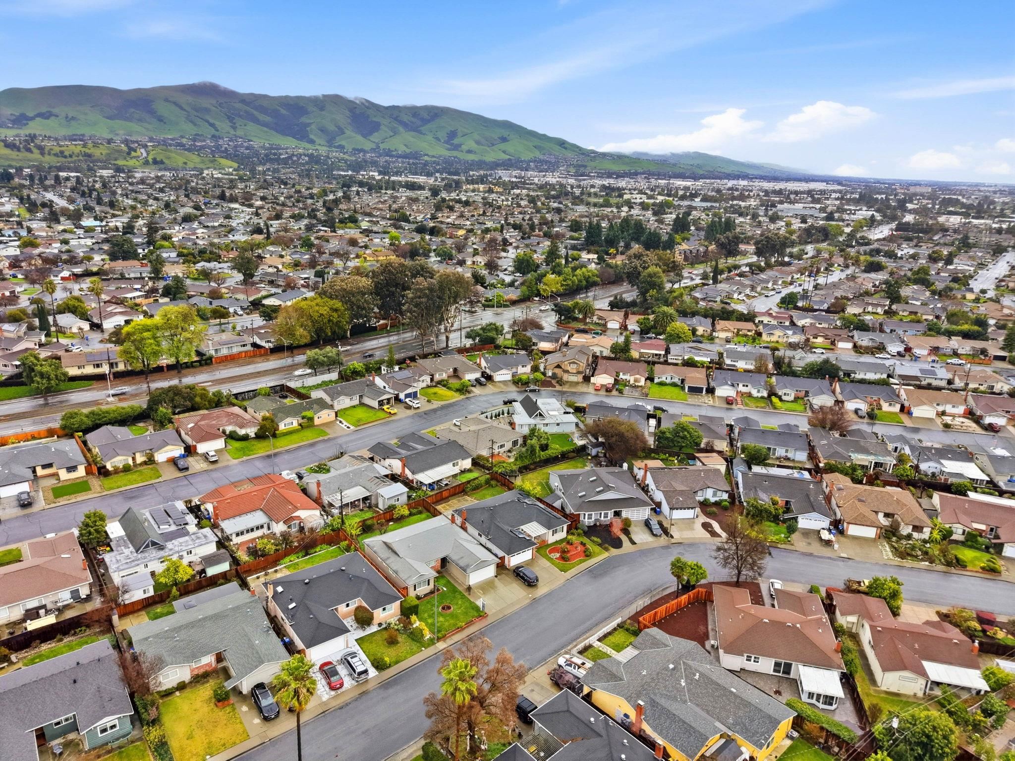 42688 Saratoga Park St