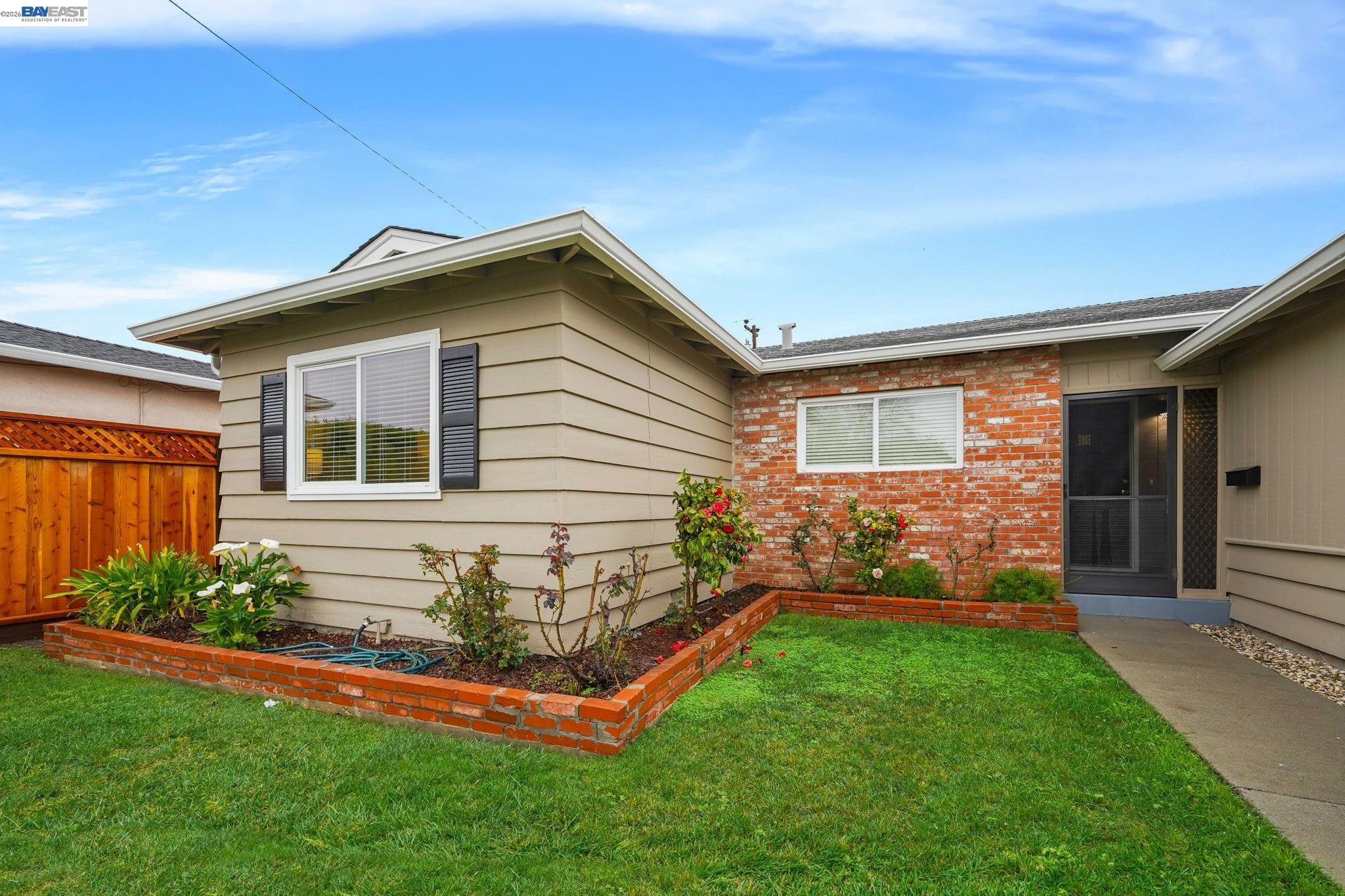 42688 Saratoga Park St