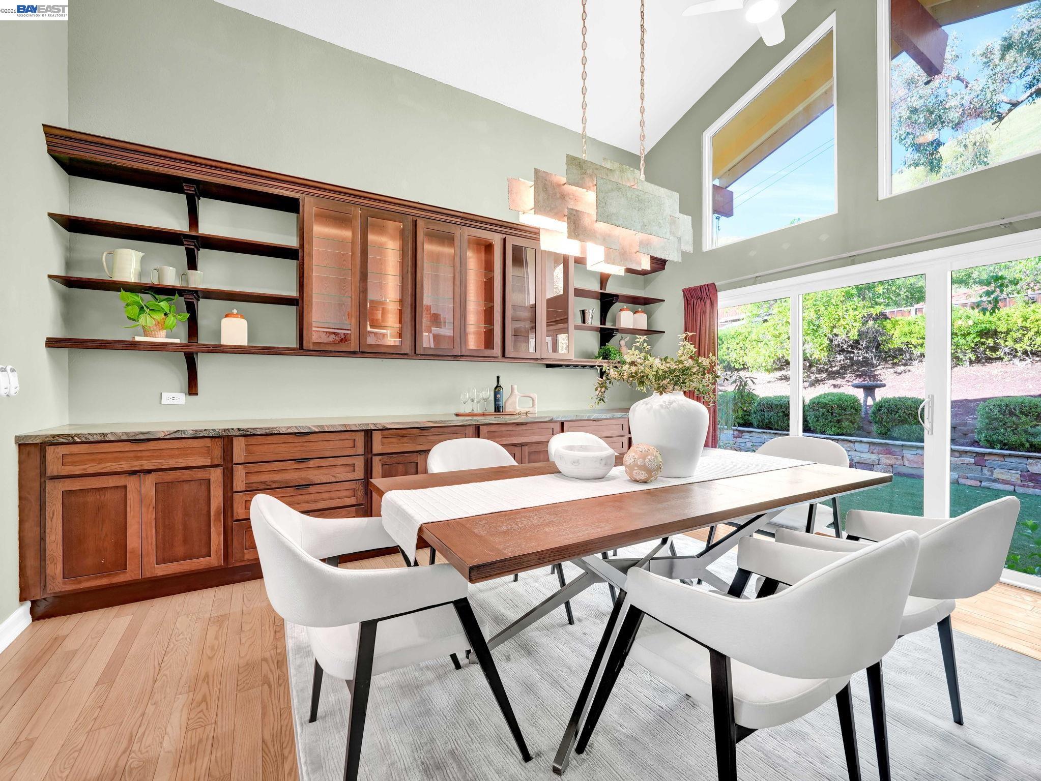 38590 Canyon Heights Dr