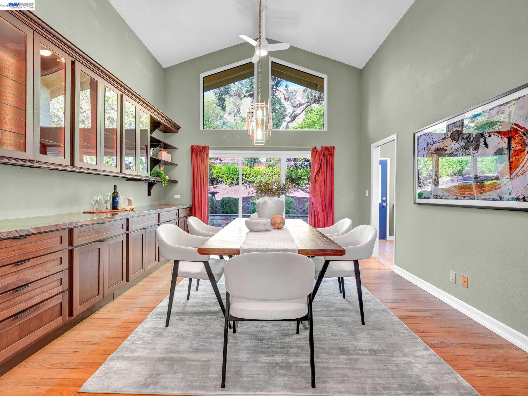 38590 Canyon Heights Dr