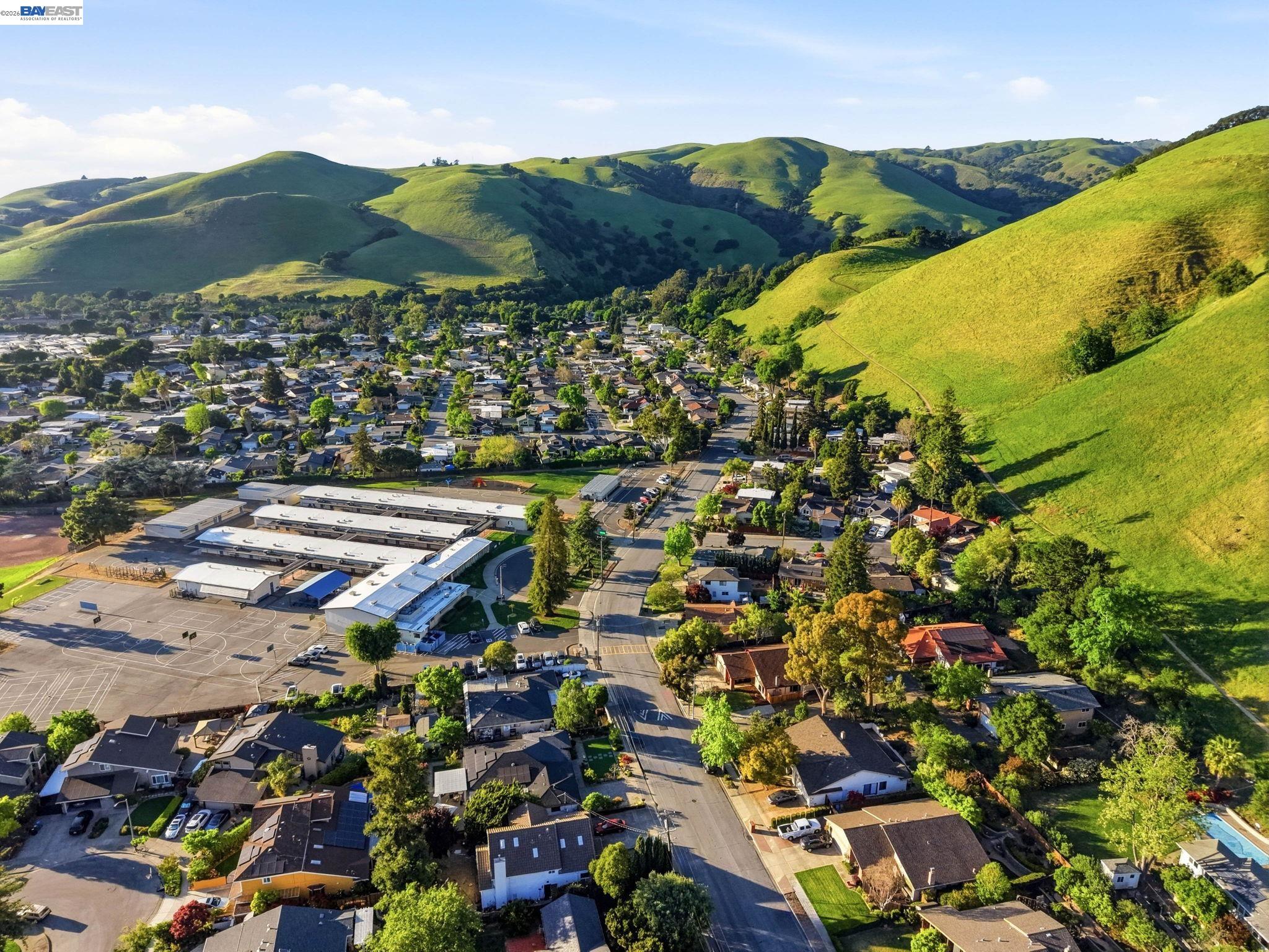 38590 Canyon Heights Dr