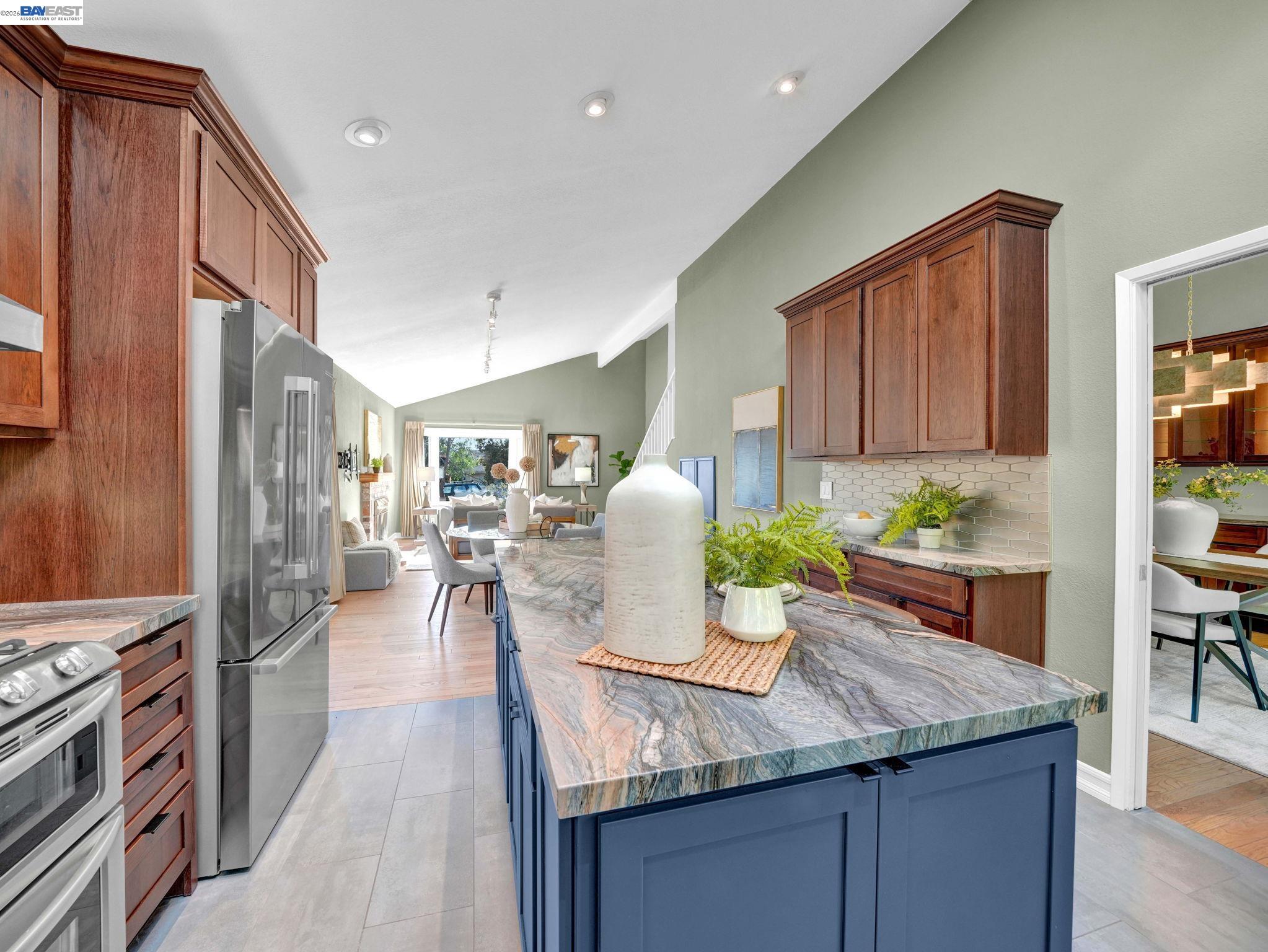 38590 Canyon Heights Dr