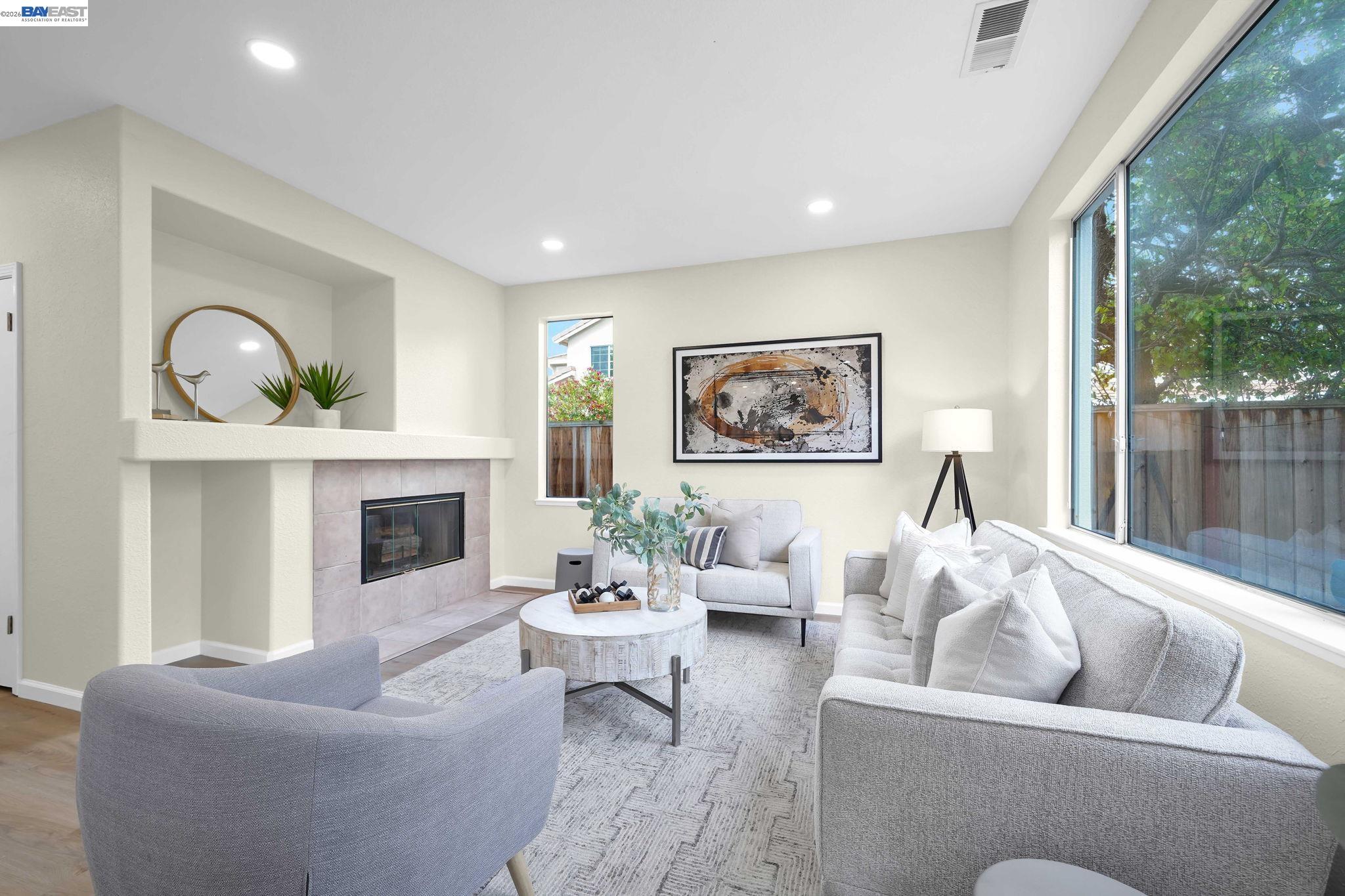 37489 Summer Holly Cmn