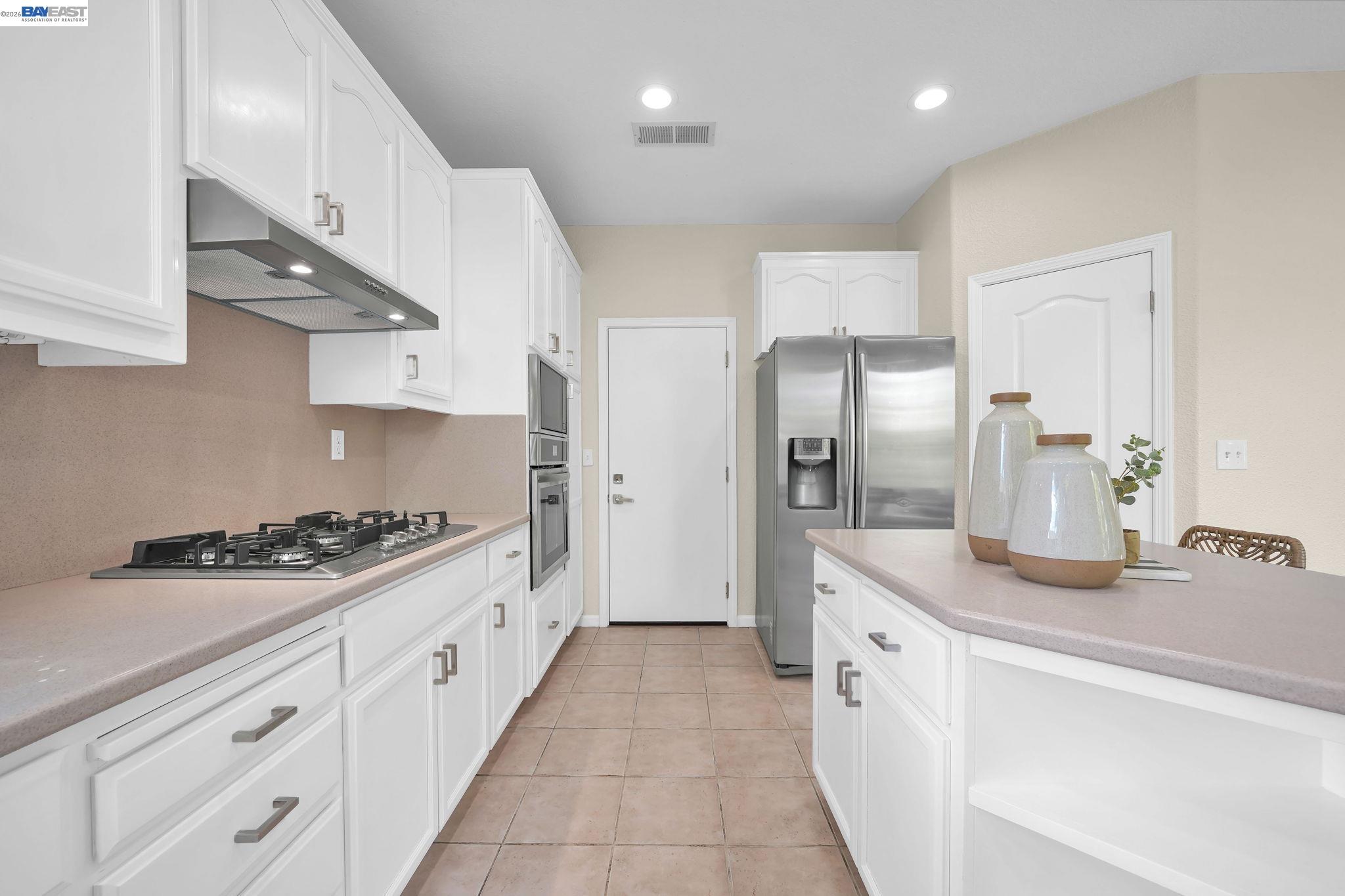 37489 Summer Holly Cmn