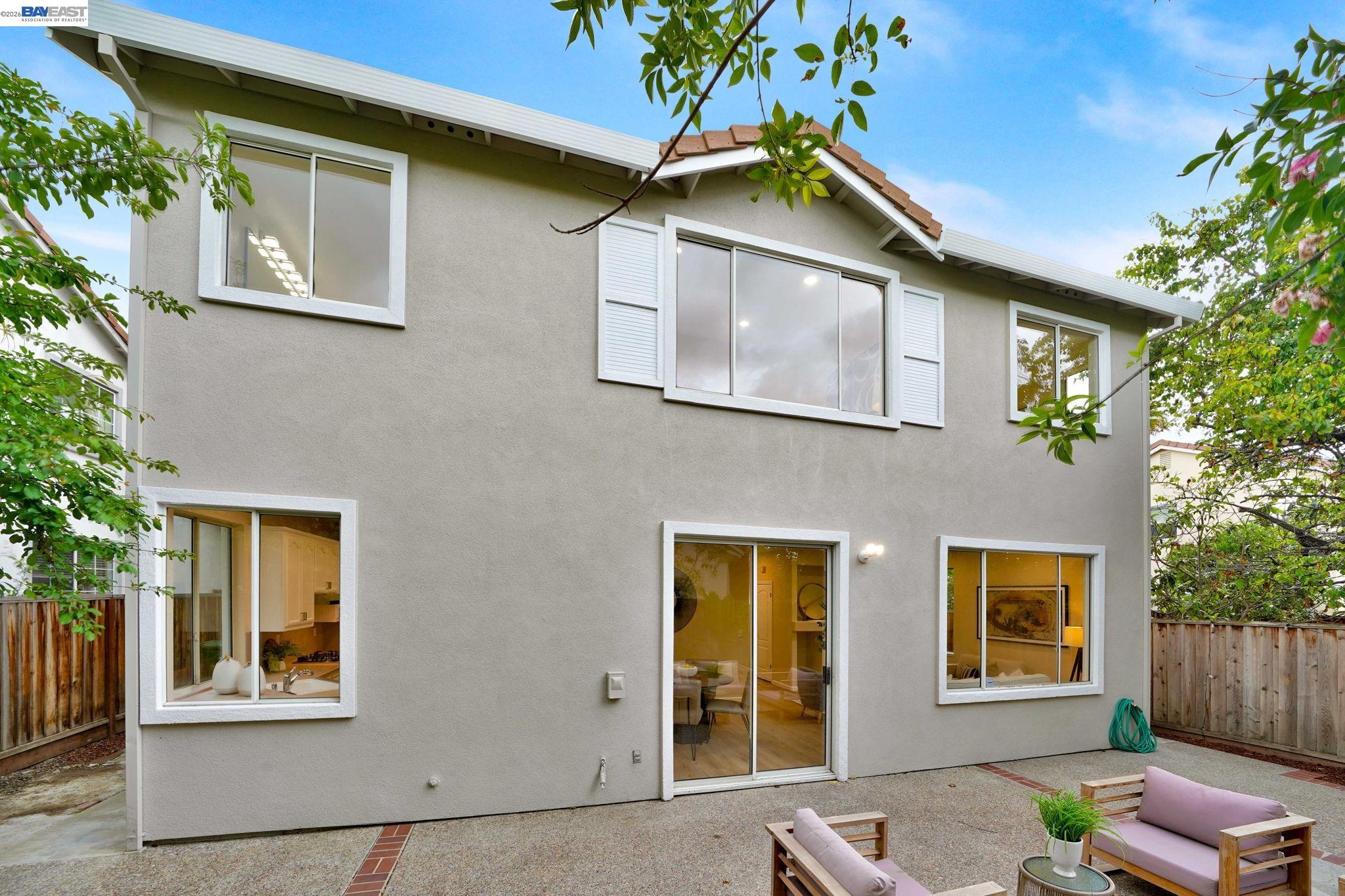 37489 Summer Holly Cmn