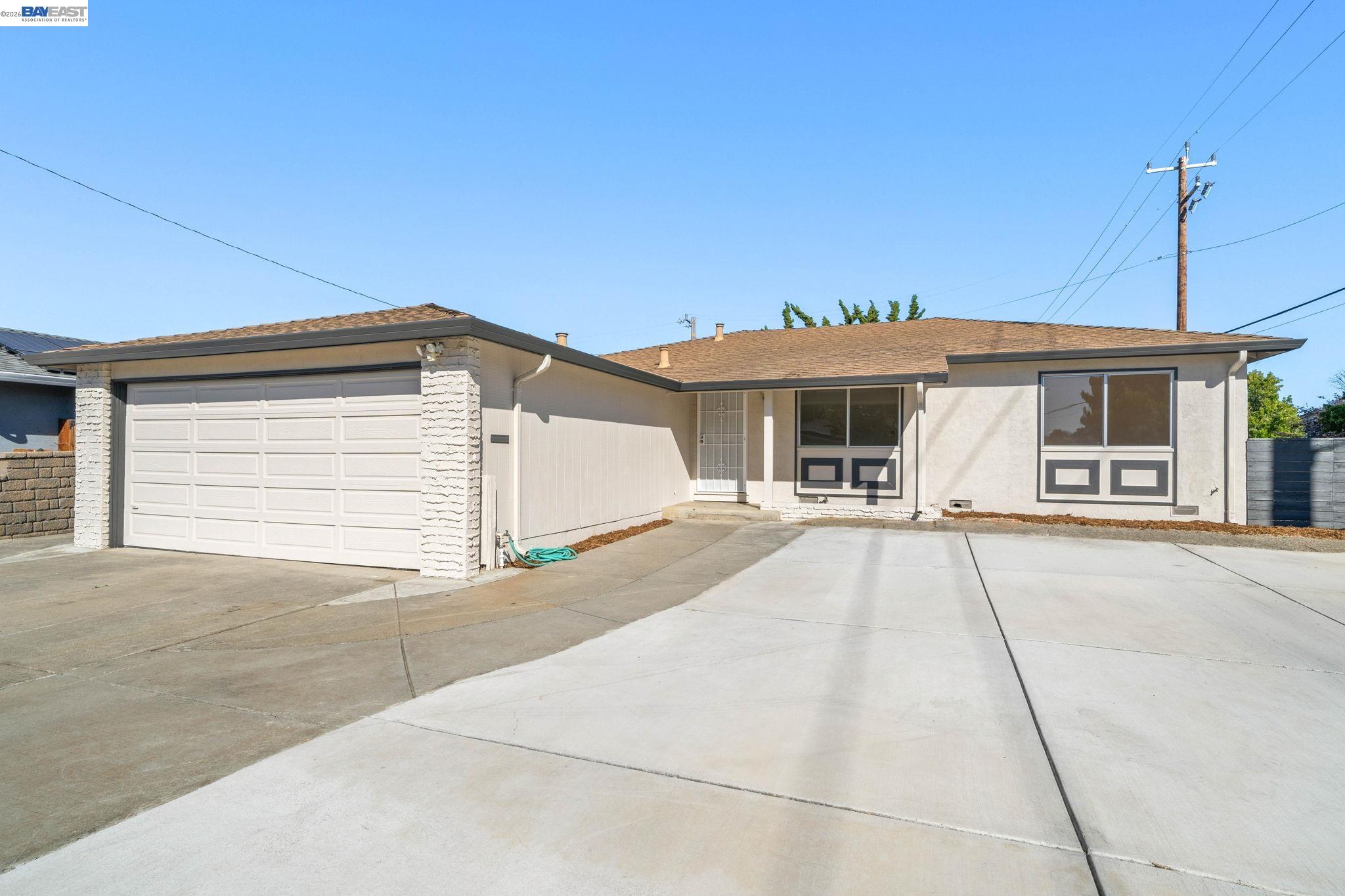 5086 Brett Ct