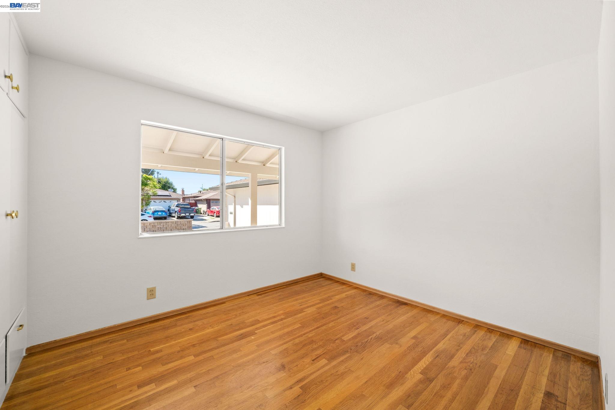 5086 Brett Ct