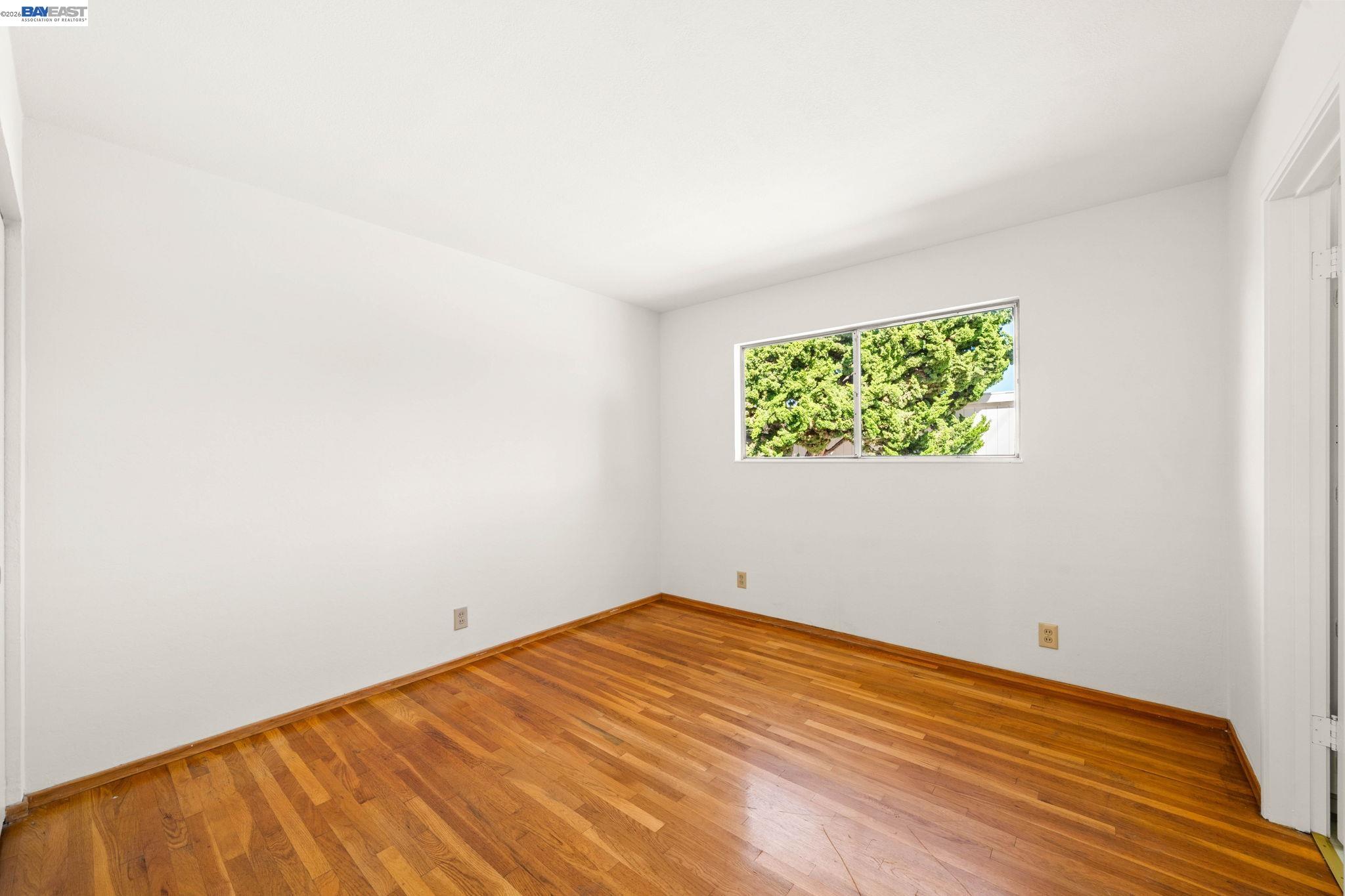 5086 Brett Ct