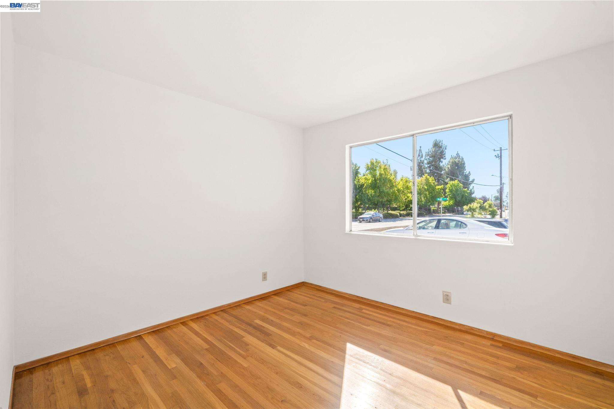 5086 Brett Ct