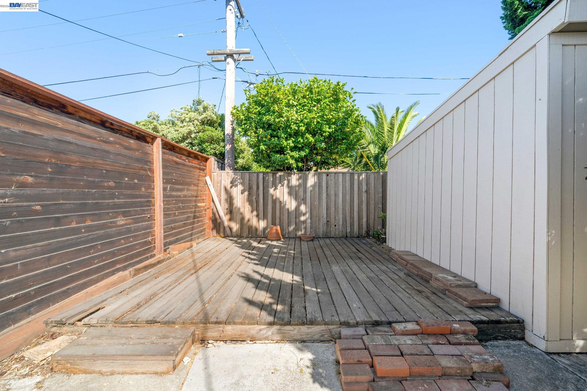 5086 Brett Ct