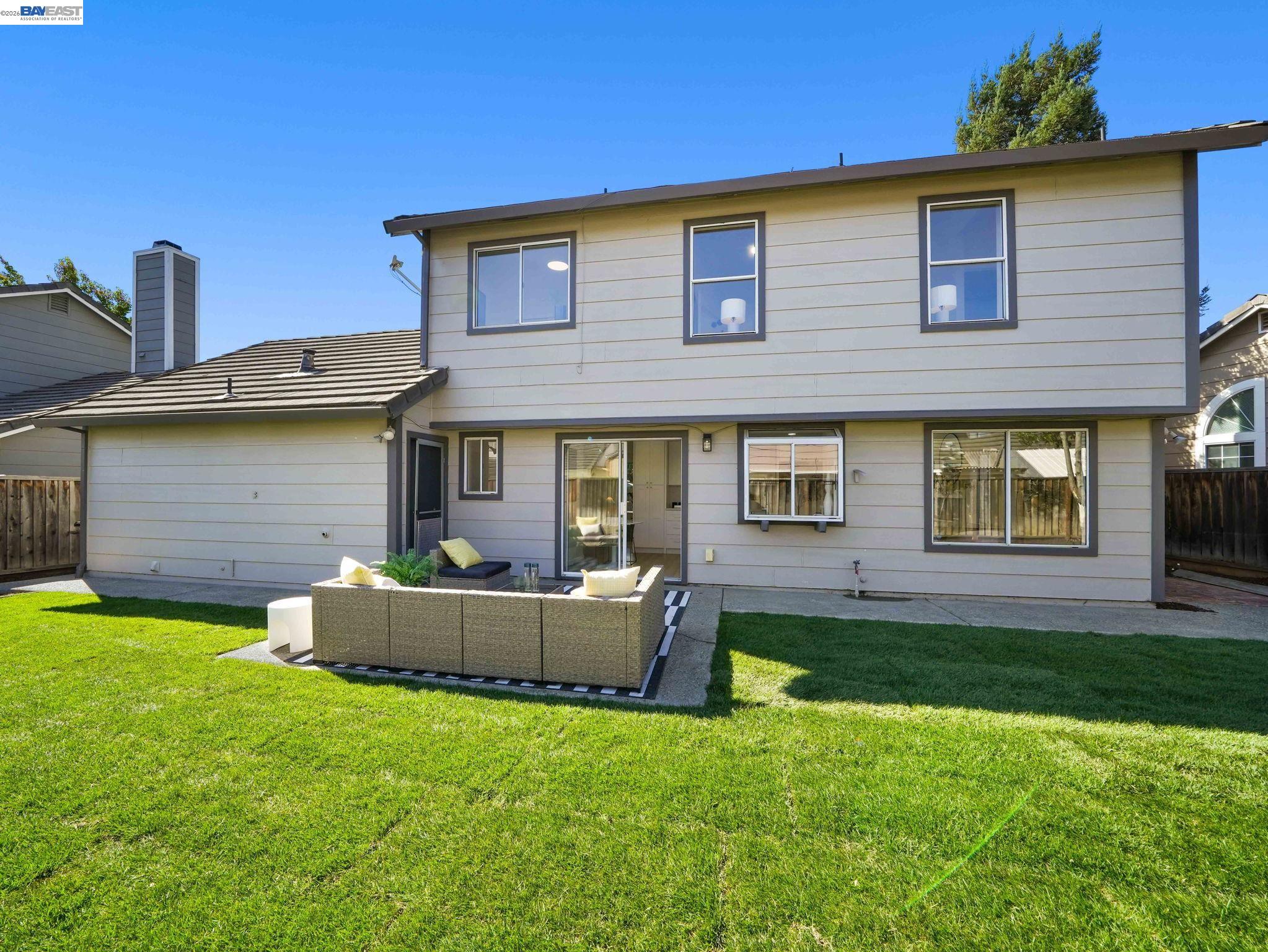 312 Rivercreek Dr