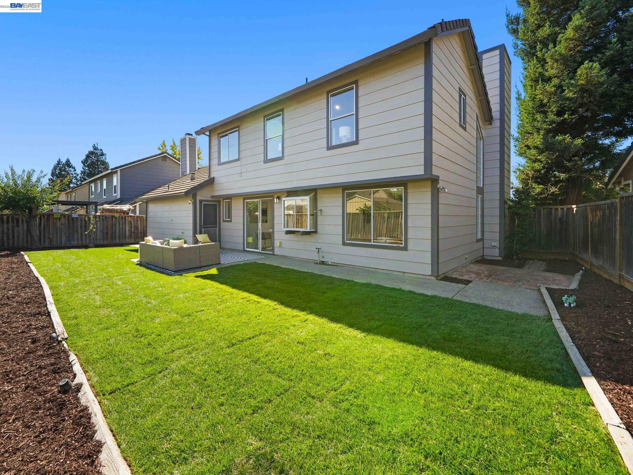312 Rivercreek Dr