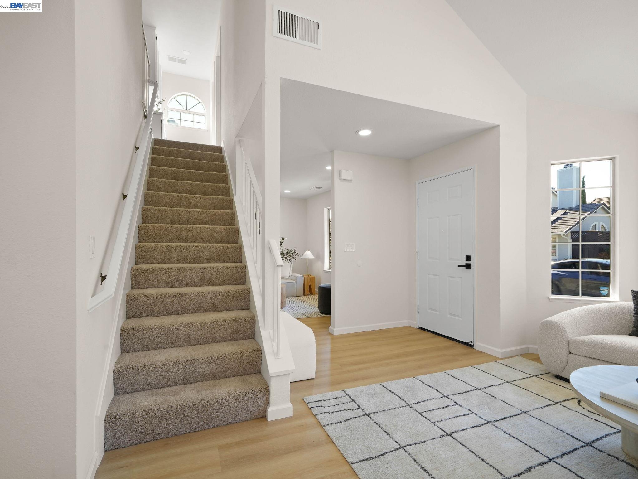 312 Rivercreek Dr