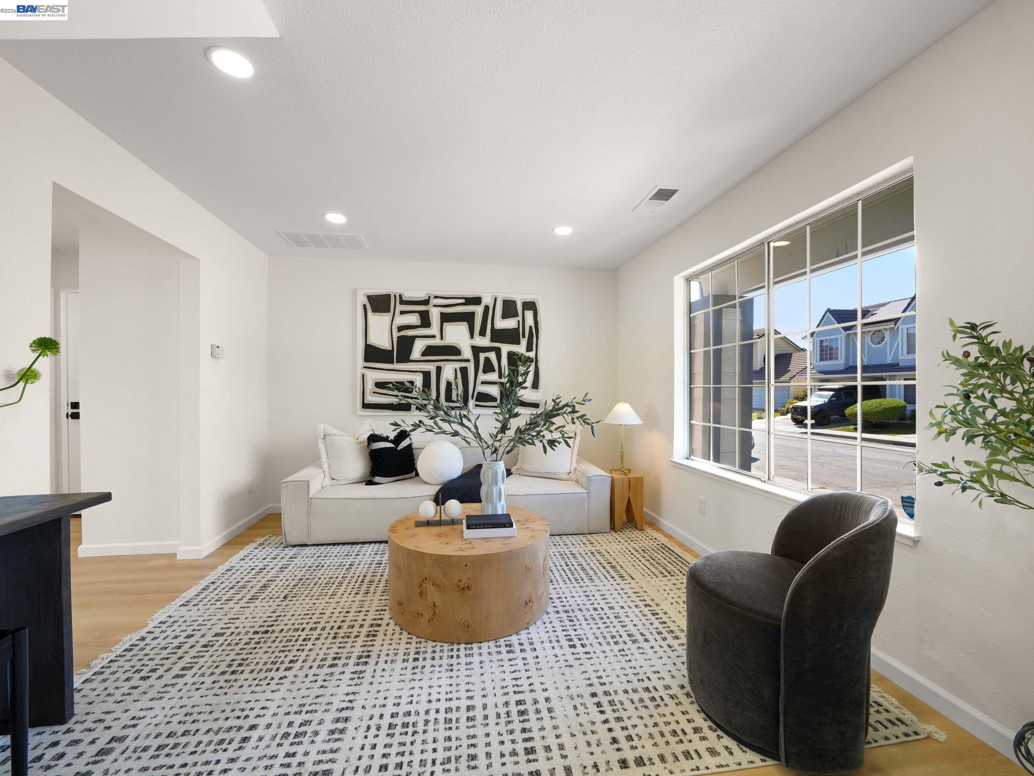312 Rivercreek Dr
