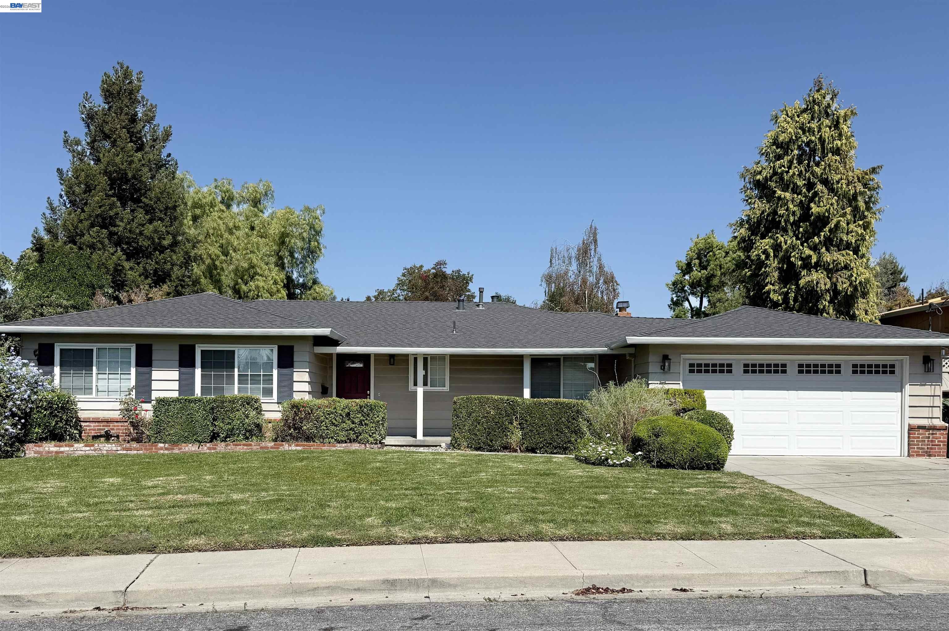 1061 Whitmer Ct