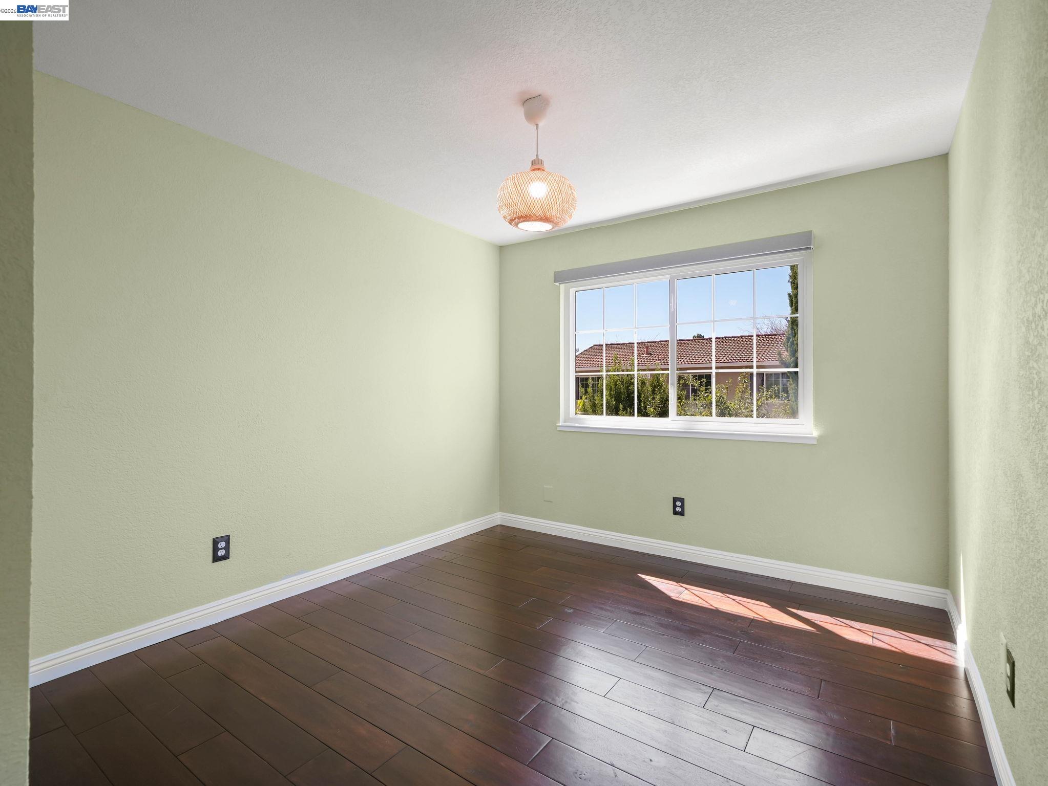 45399 Little Foot Pl