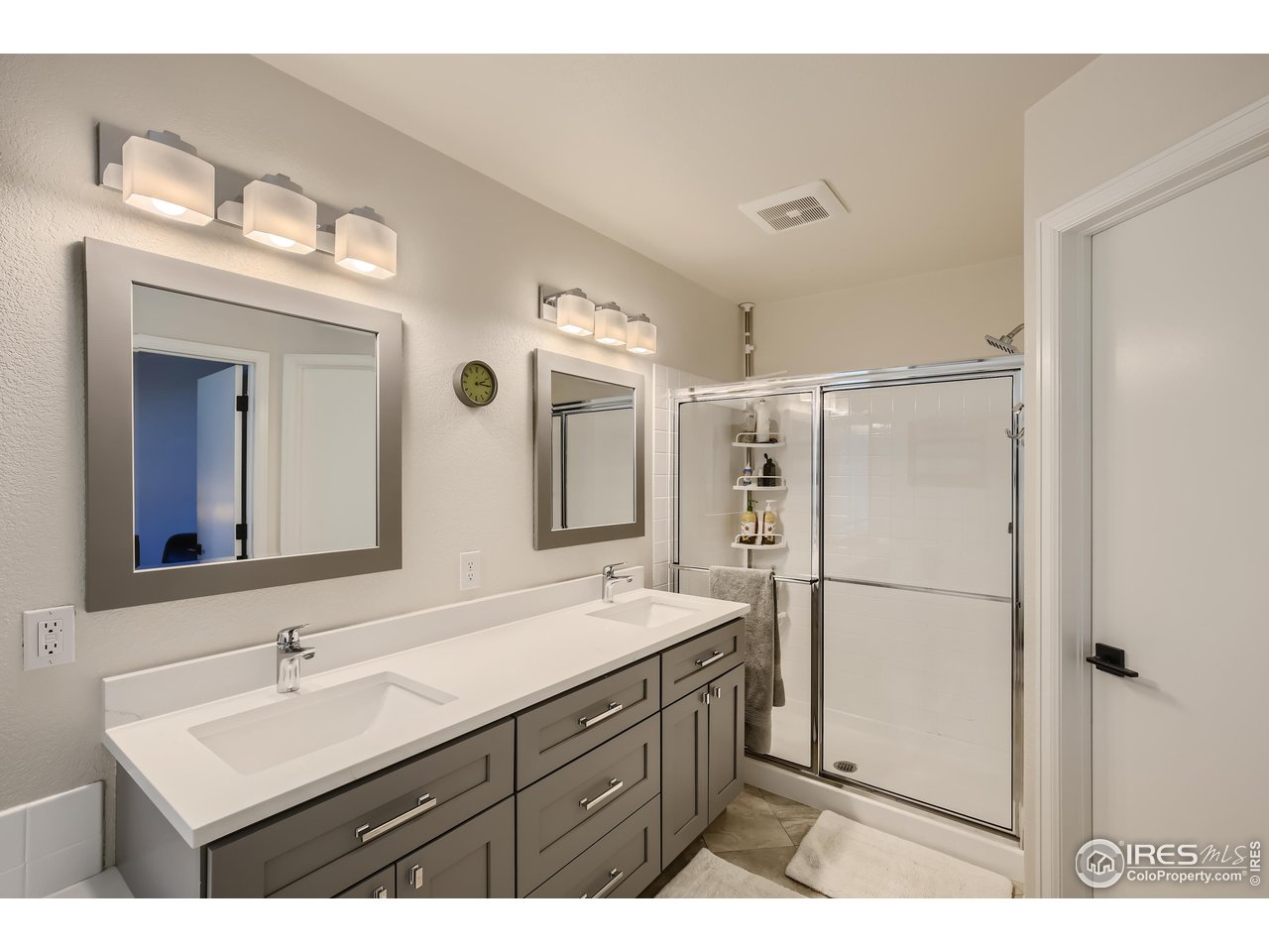 5860 S Orchard Creek Cir