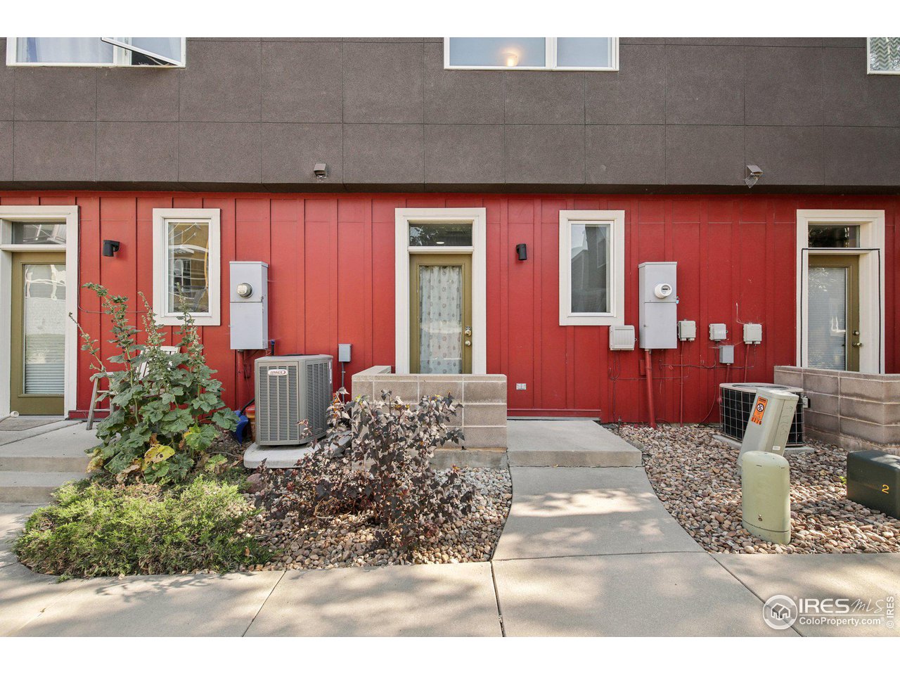 1777 Yellow Pine Ave