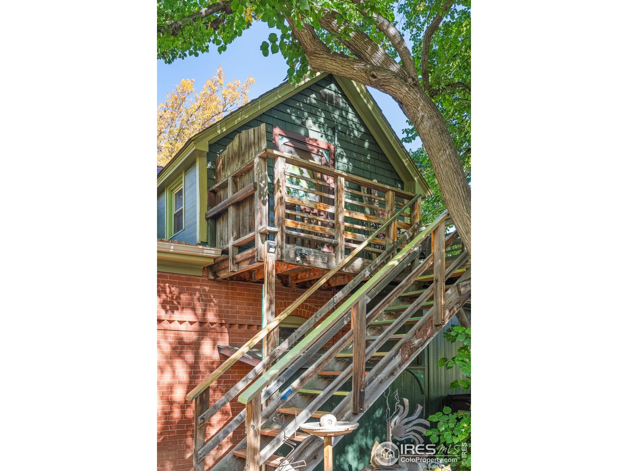 636 Marine St