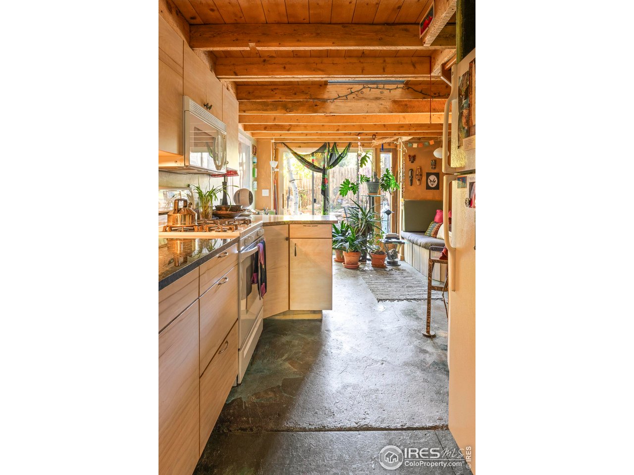 636 Marine St